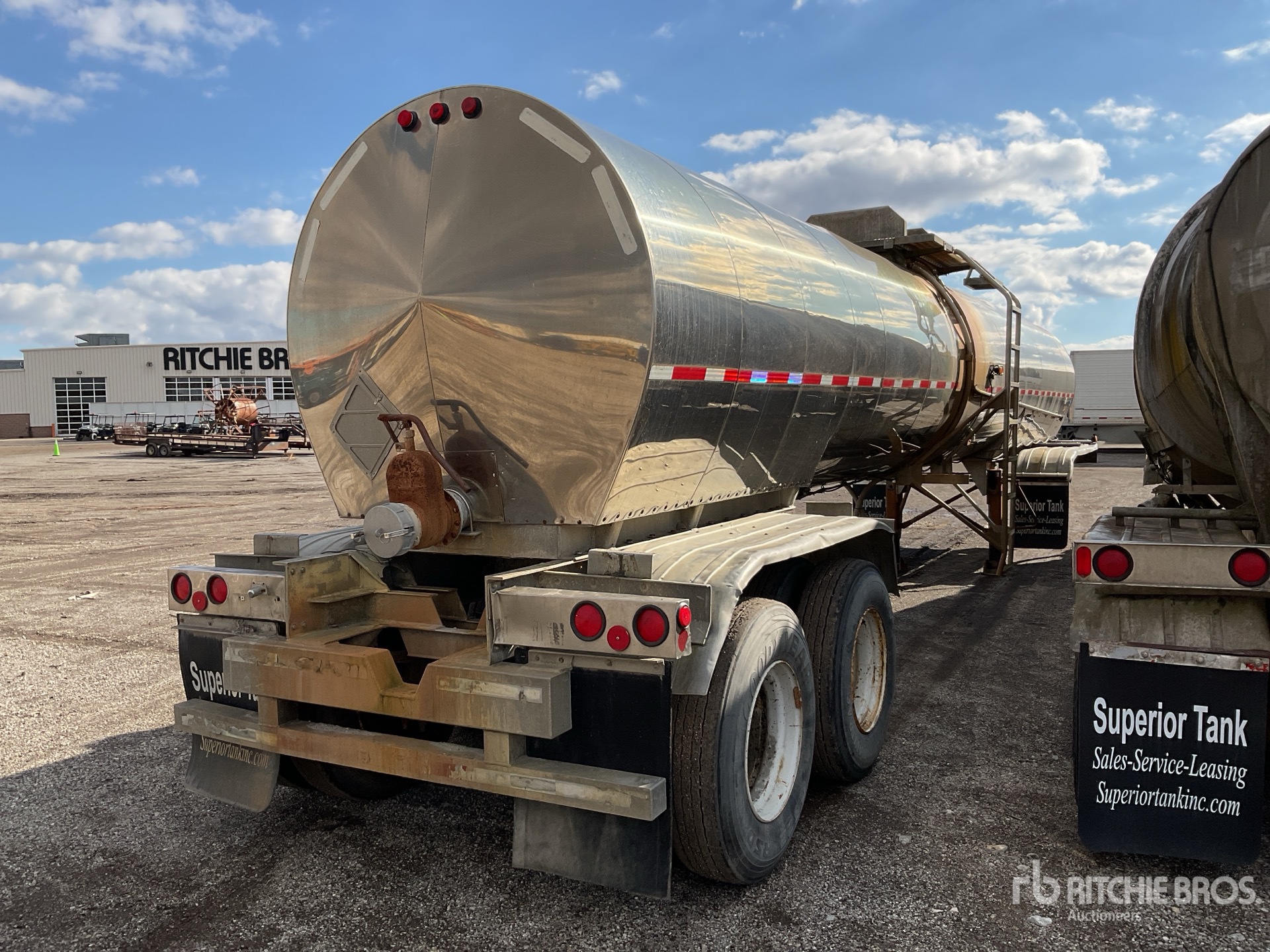 General Appearance with Bild, Ecke hinten rechts