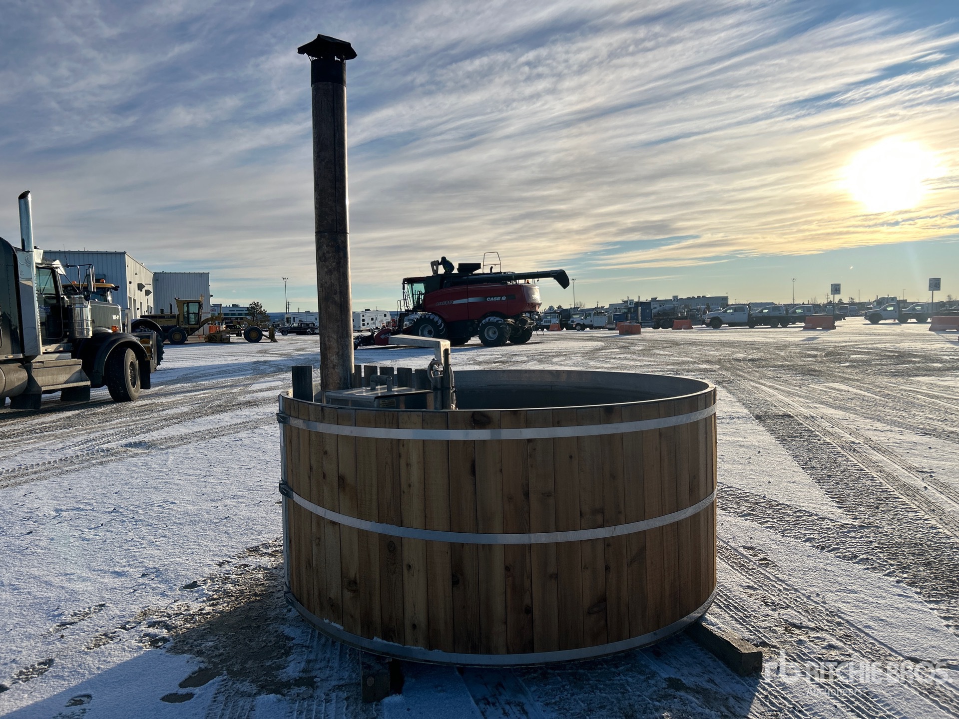 General Appearance with Picture, Left Front Corner