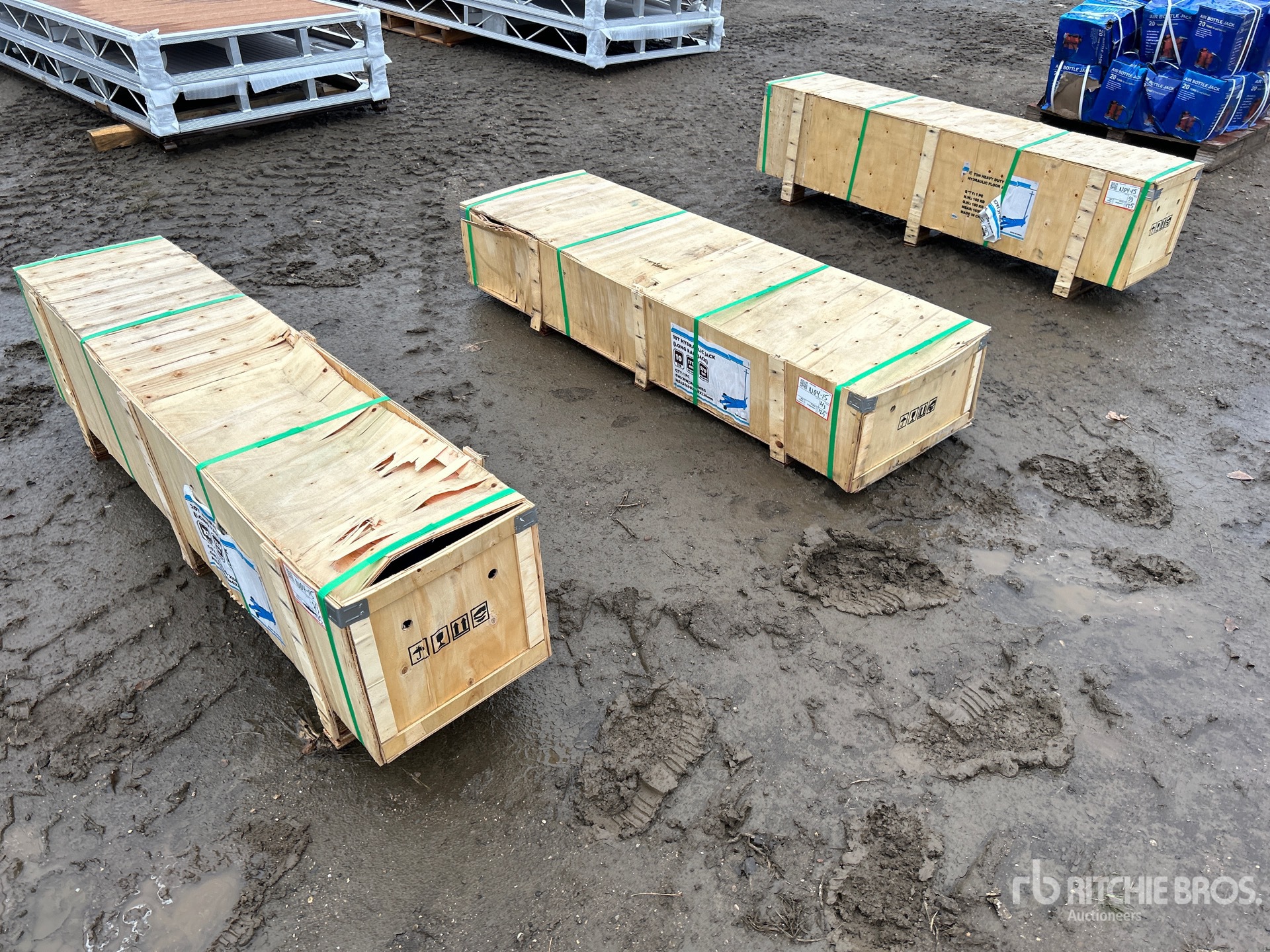 General Appearance with Bild, Ecke vorne links