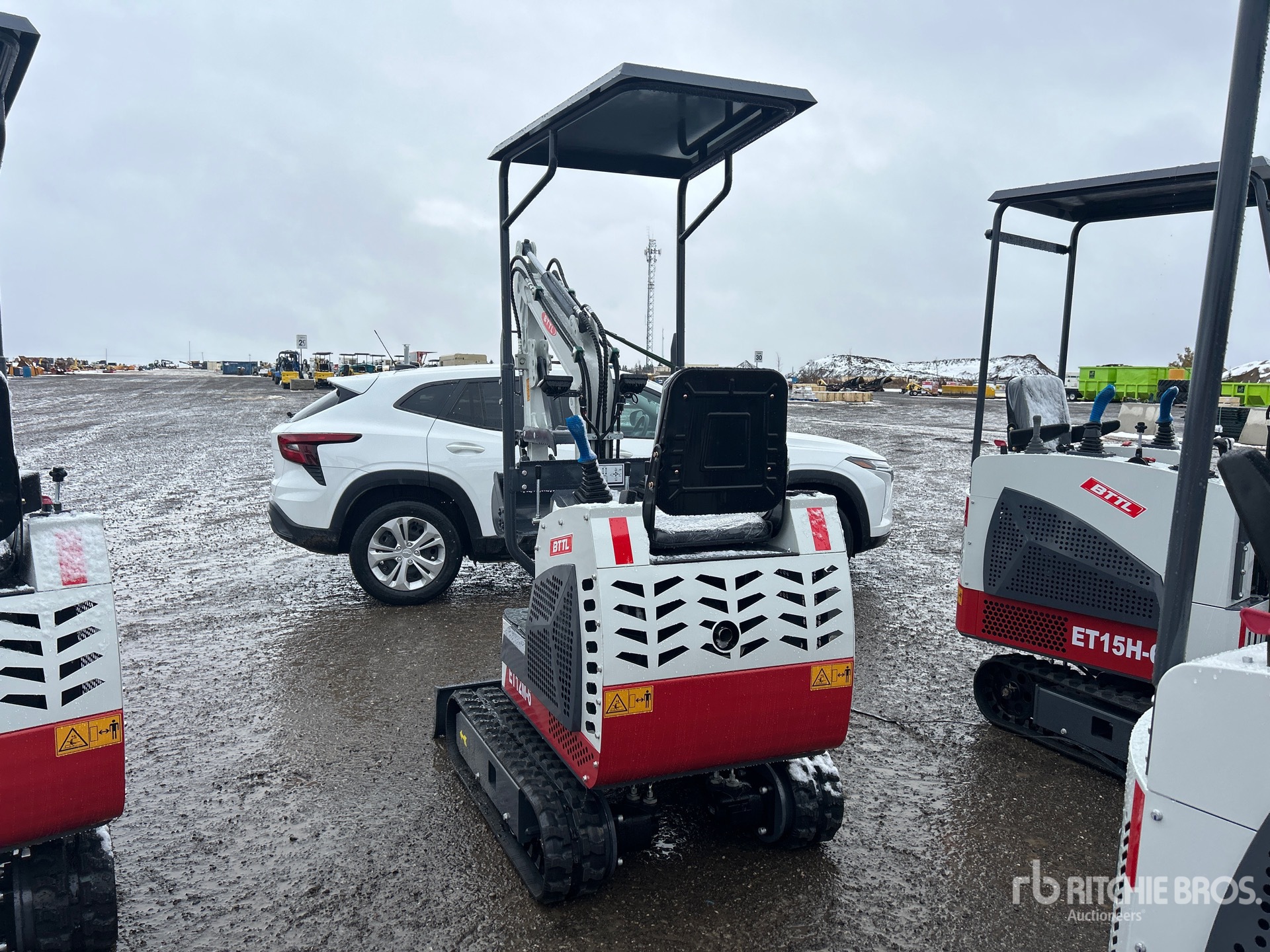 General Appearance with Foto, angolo posteriore sinistro