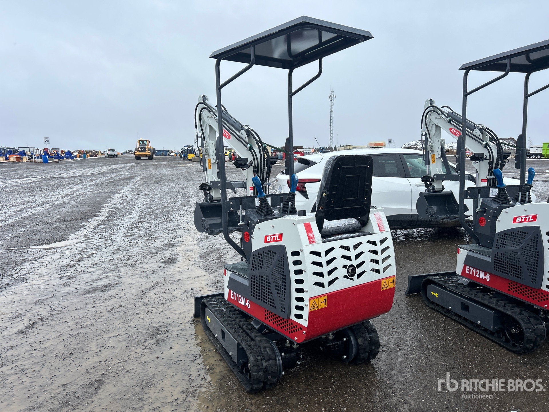 General Appearance with Foto, angolo posteriore sinistro