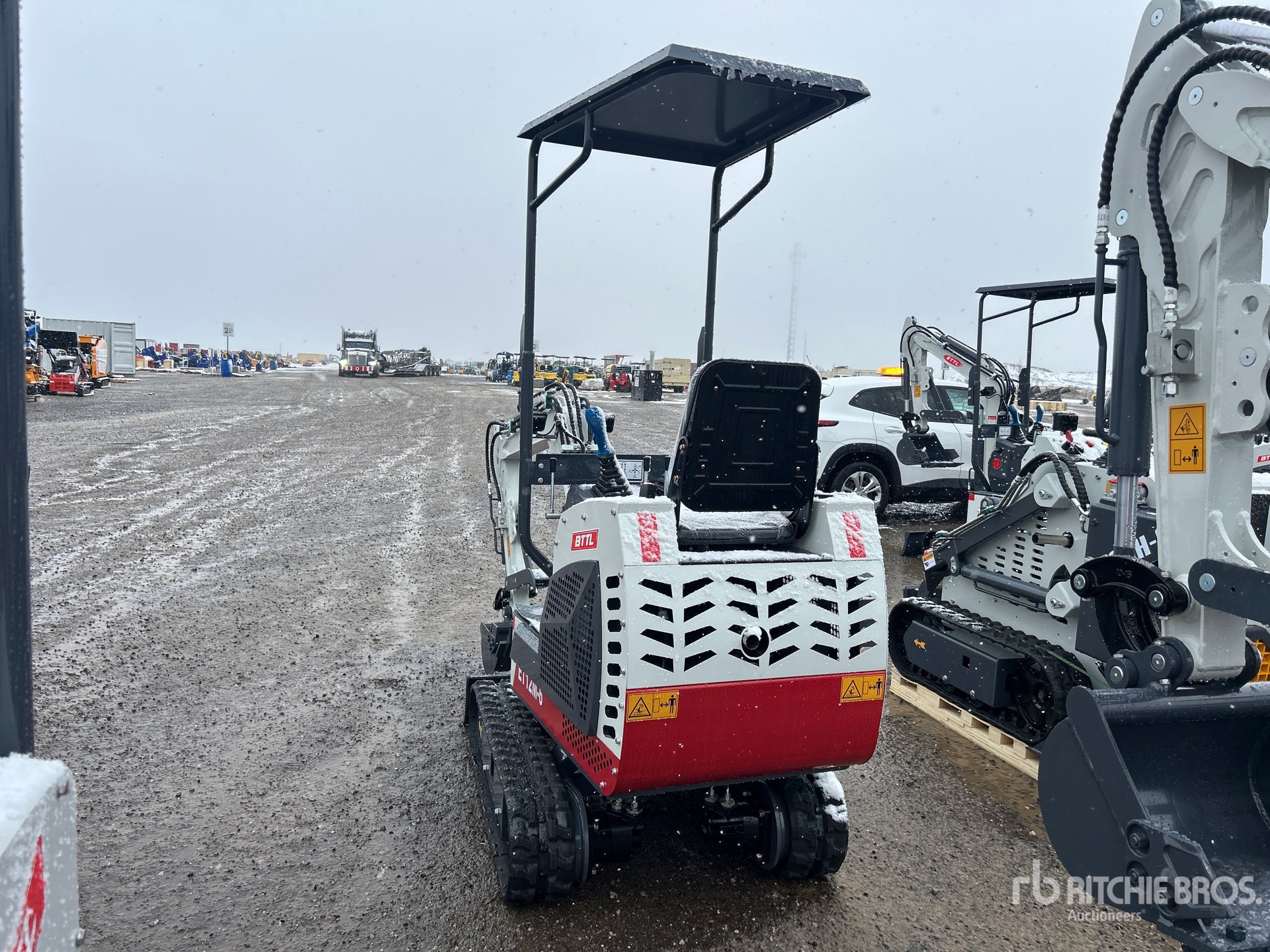 General Appearance with Foto, angolo posteriore sinistro