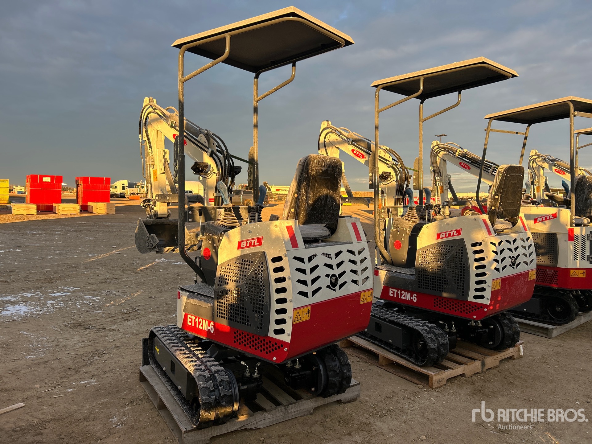 General Appearance with Foto, angolo posteriore sinistro