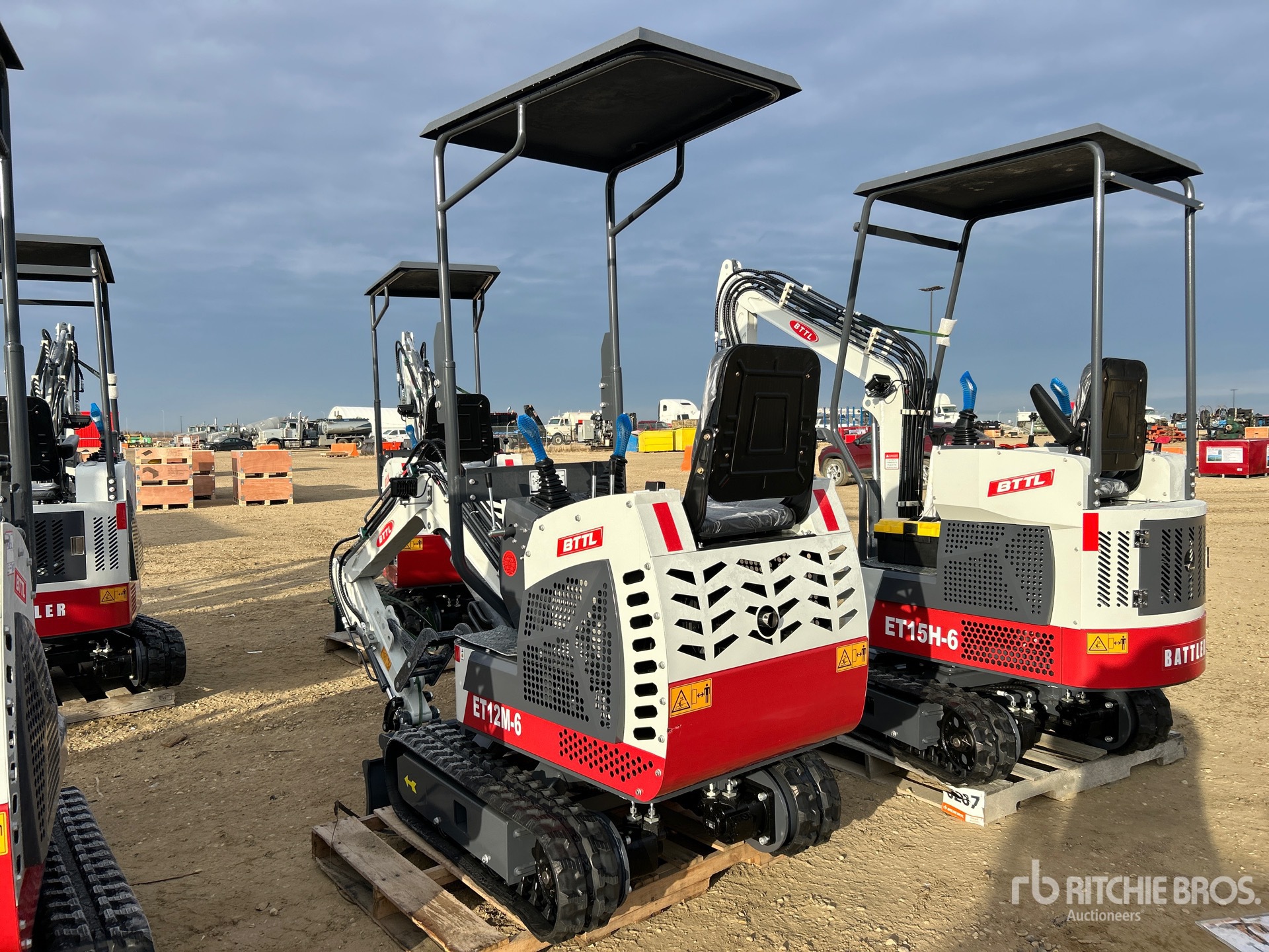 General Appearance with Foto, angolo posteriore sinistro