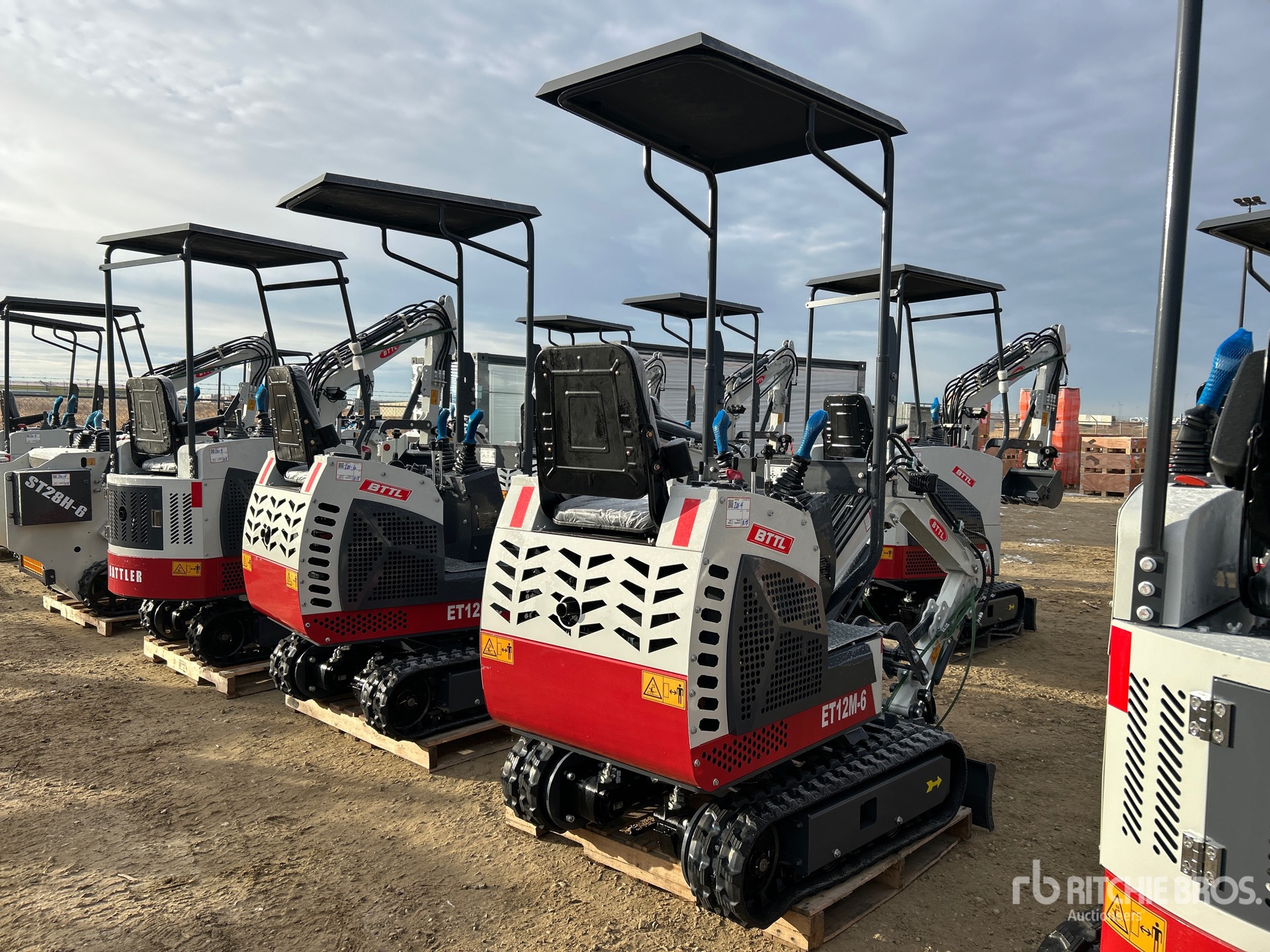 General Appearance with Foto, angolo anteriore sinistro