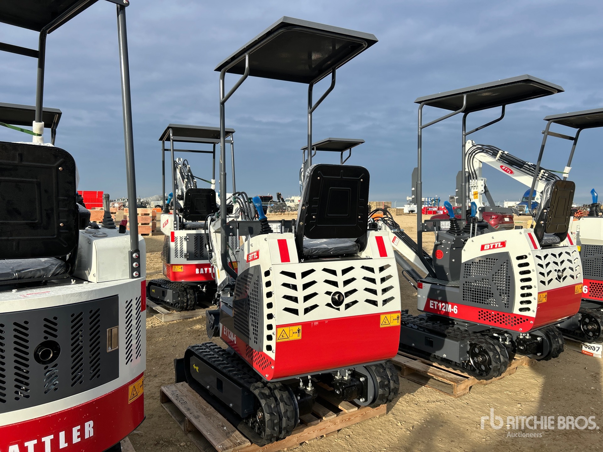 General Appearance with Foto, angolo posteriore sinistro