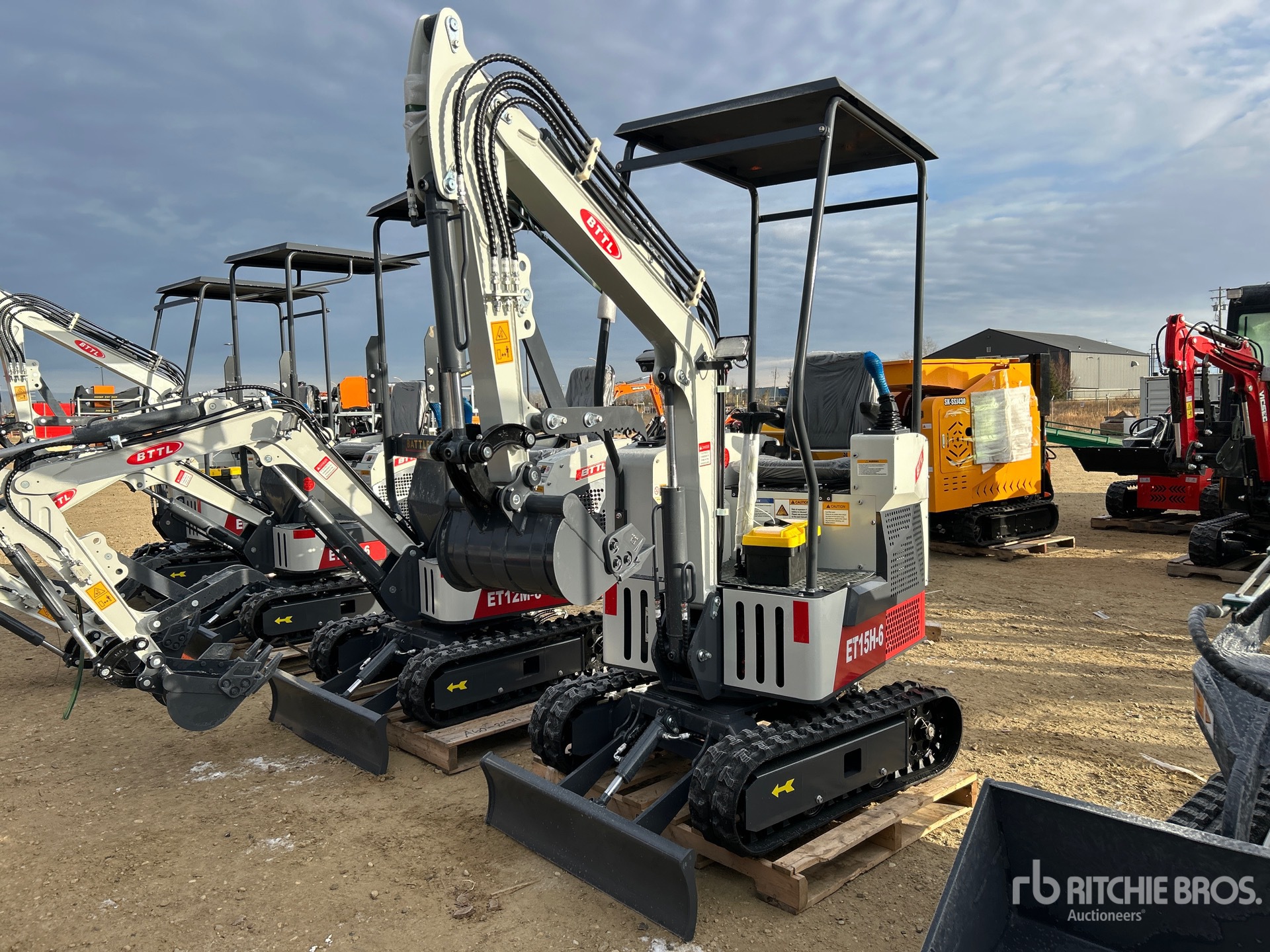 General Appearance with Foto, angolo anteriore sinistro