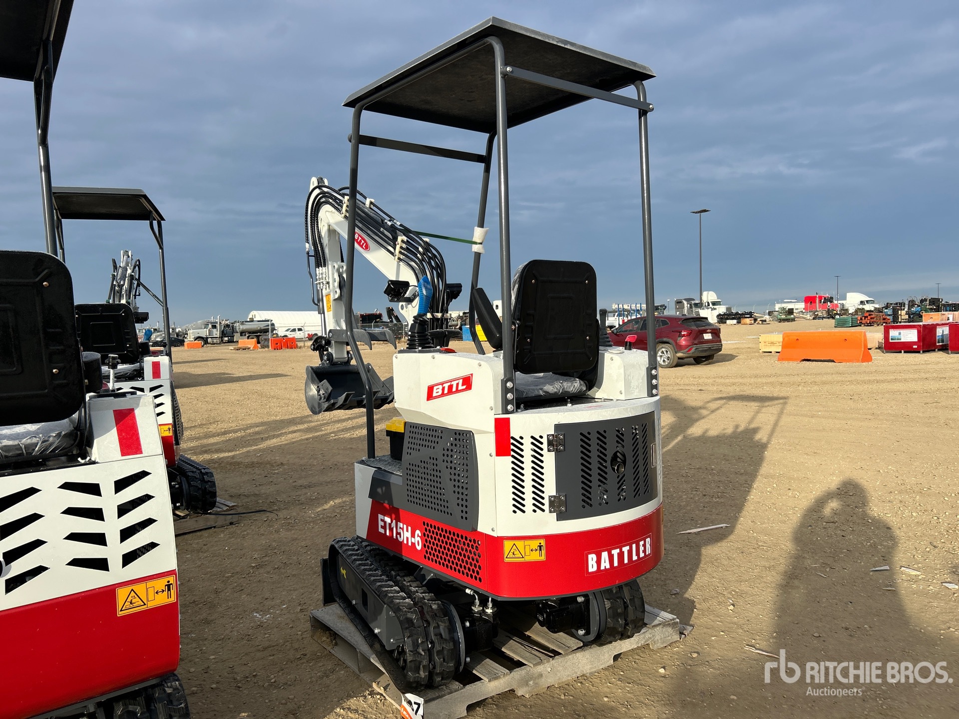 General Appearance with Foto, angolo posteriore sinistro