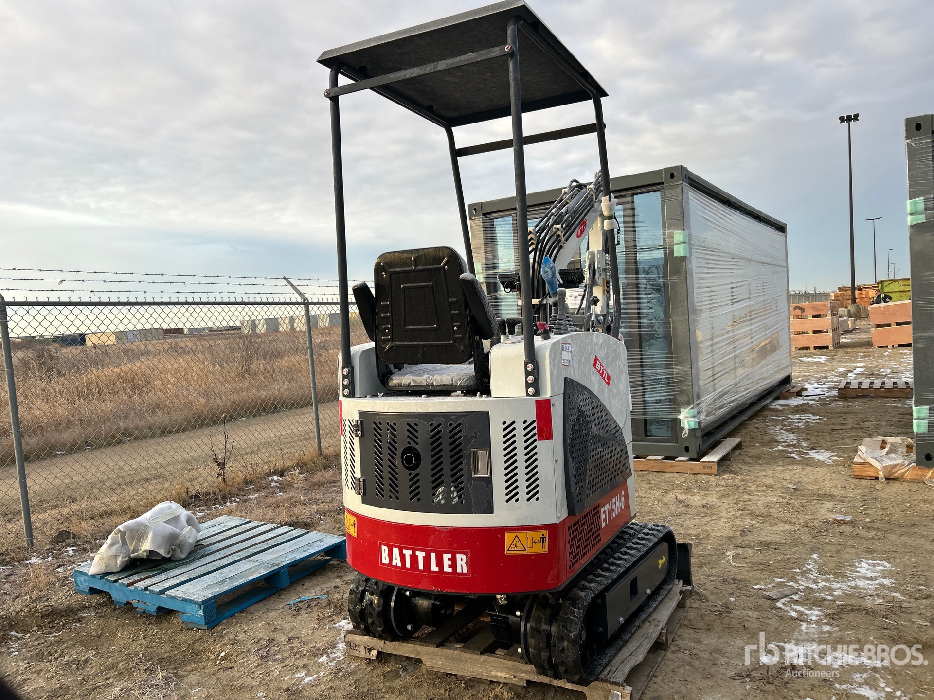 General Appearance with Foto, angolo anteriore sinistro