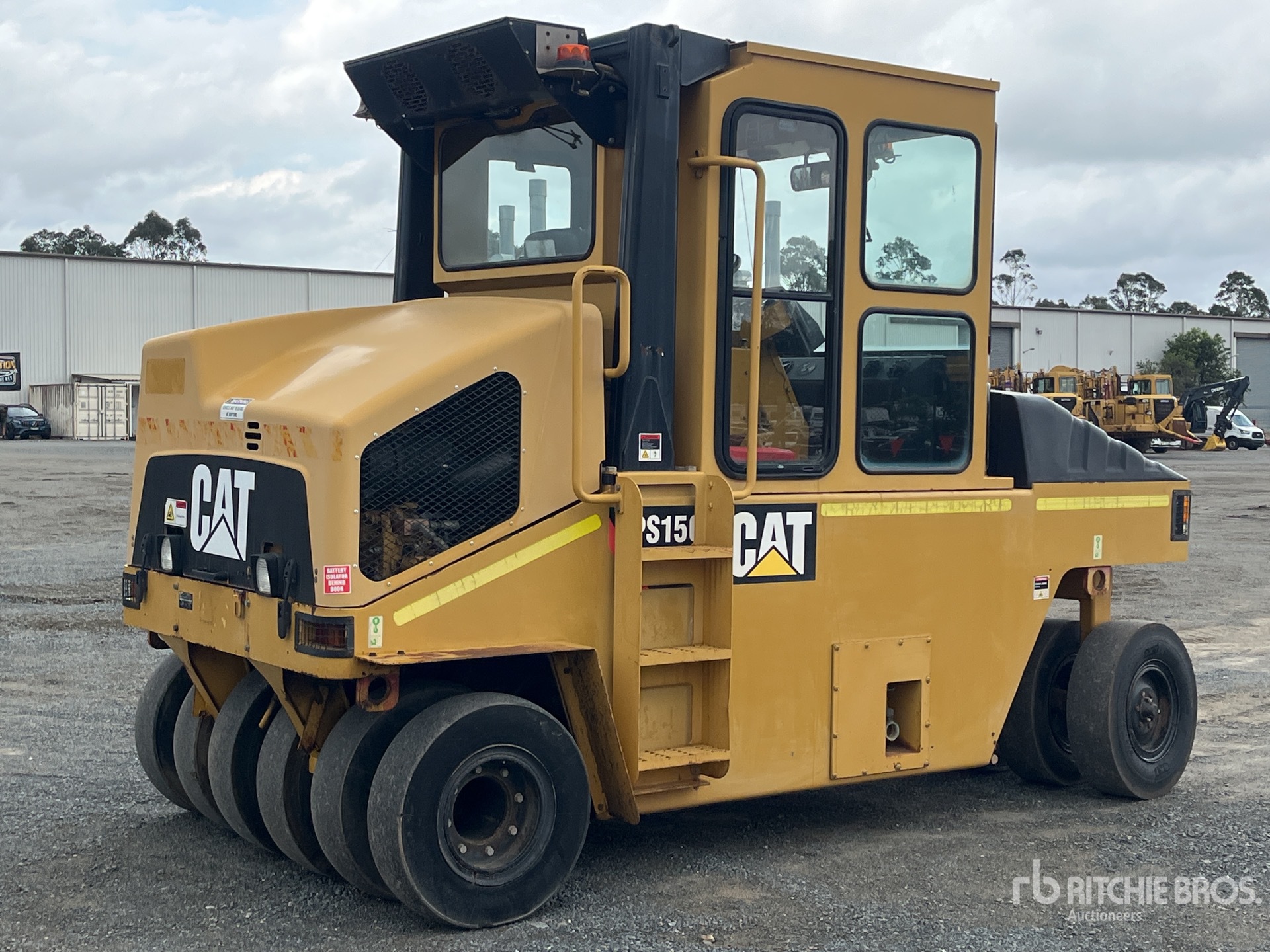 General Appearance with Foto, angolo anteriore sinistro