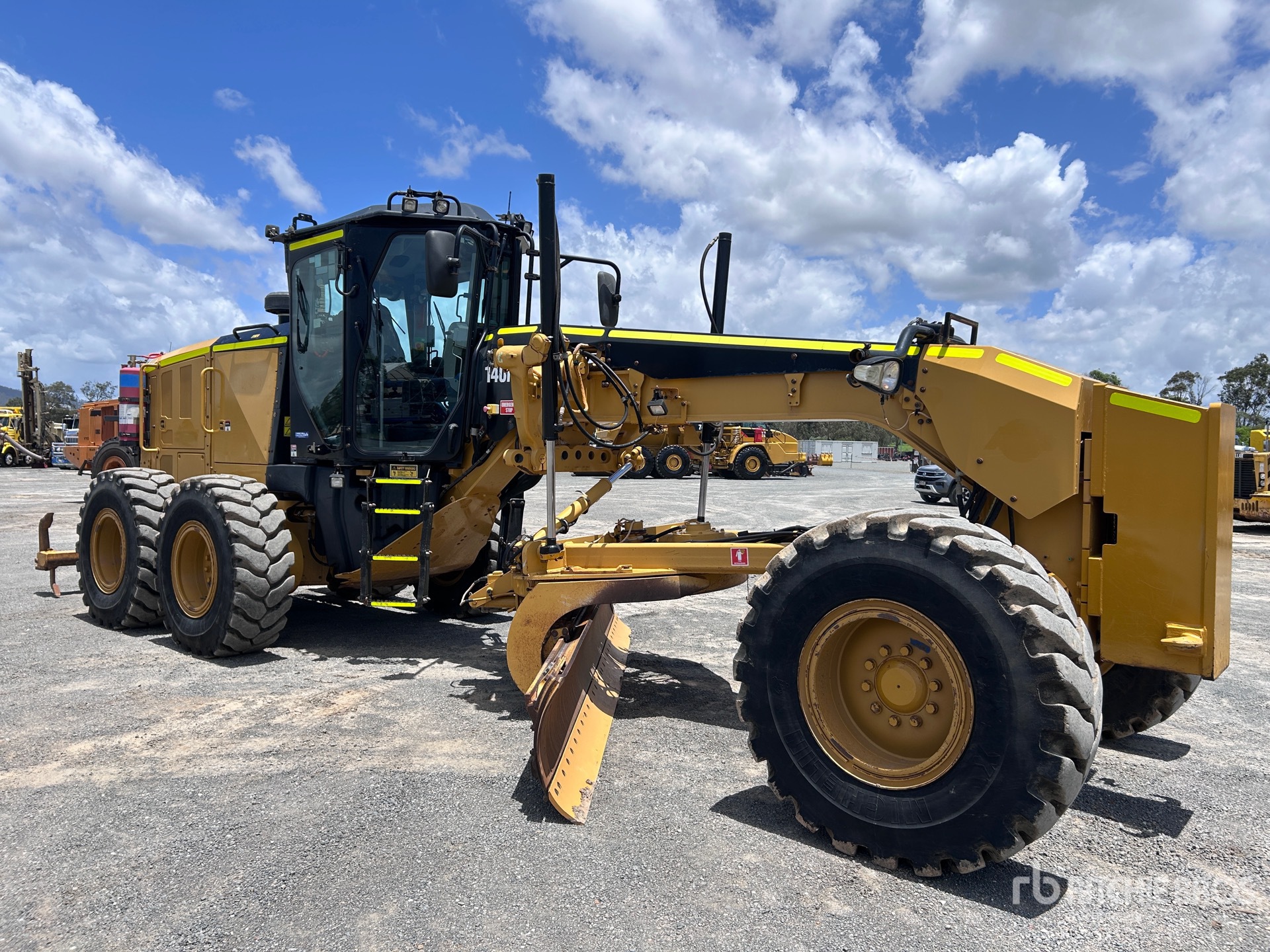 General Appearance with Imagen: esquina delantera derecha