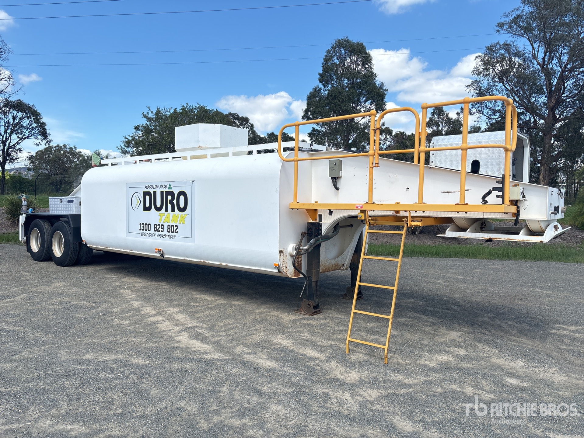 Aspect général with Image, coin avant gauche