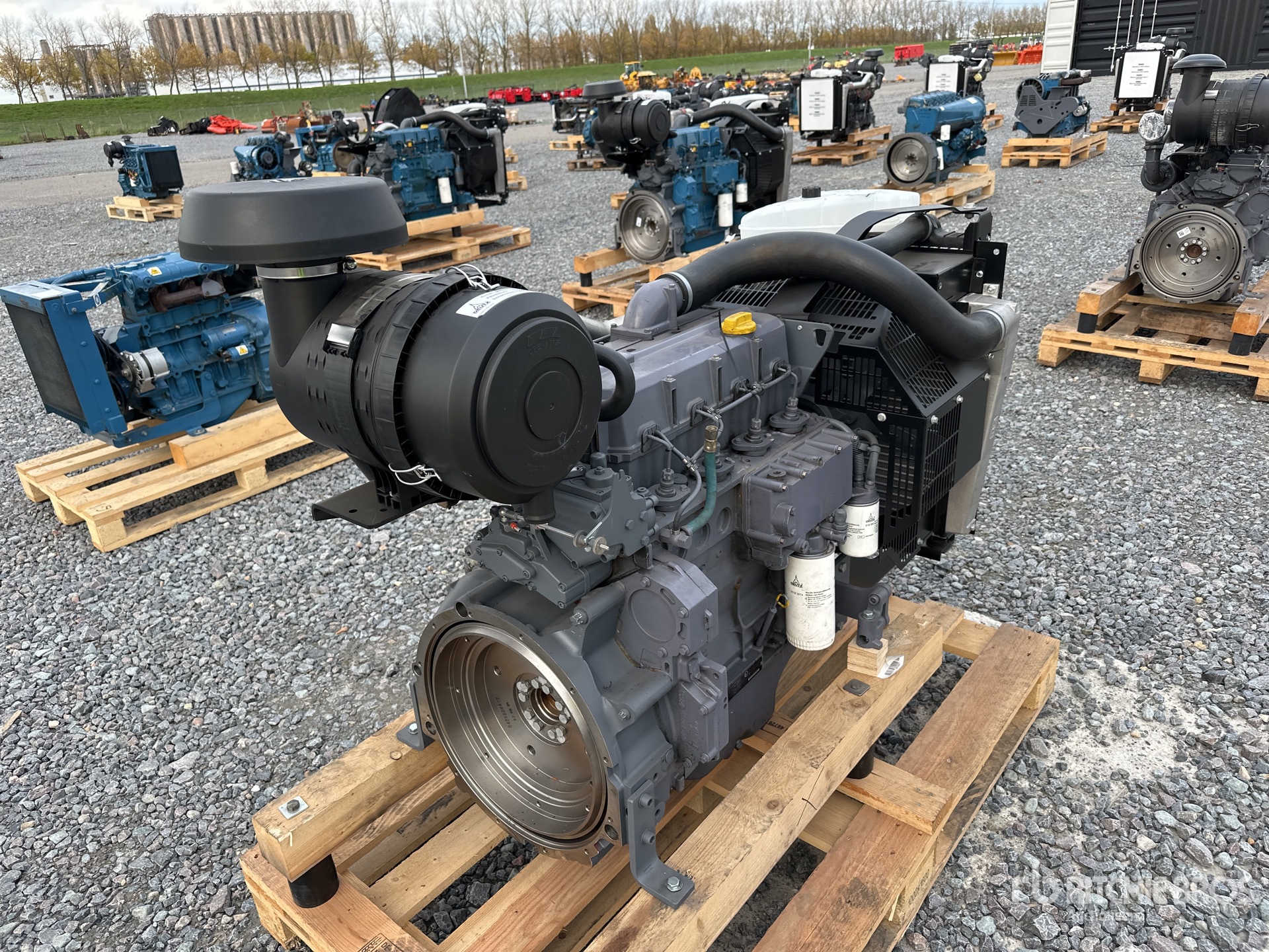 General Appearance with Bild, Ecke hinten rechts