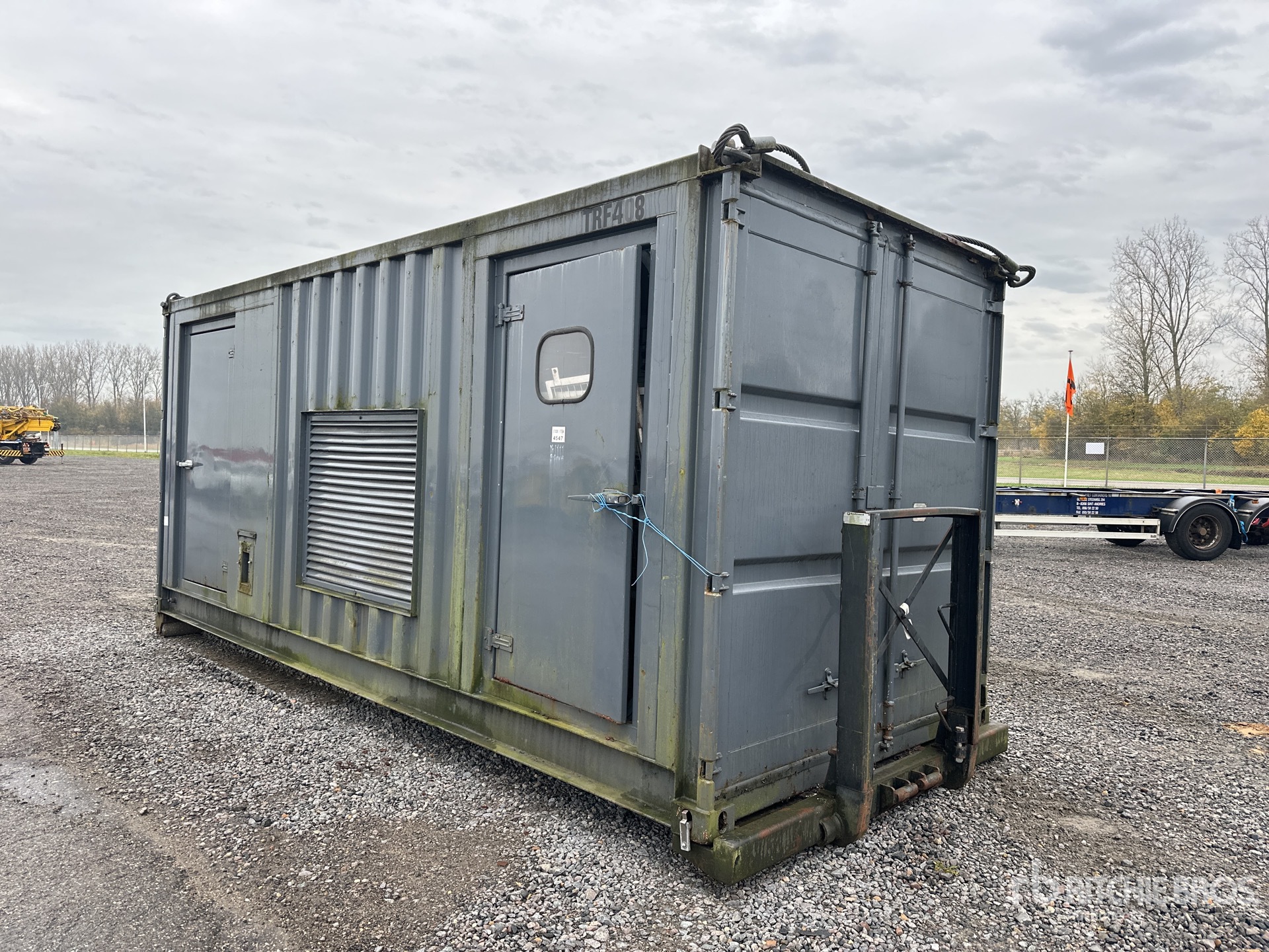 General Appearance with Picture, Right Front Corner