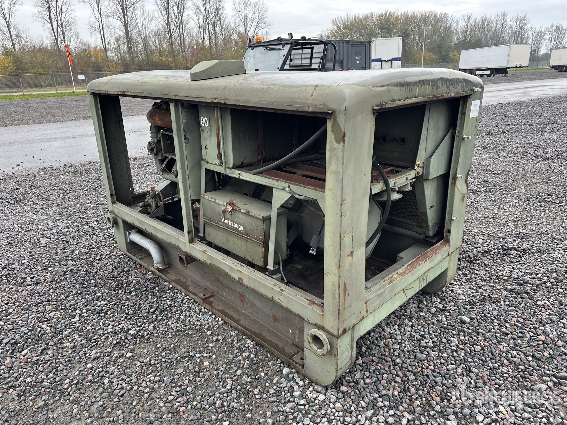 General Appearance with Picture, Right Front Corner