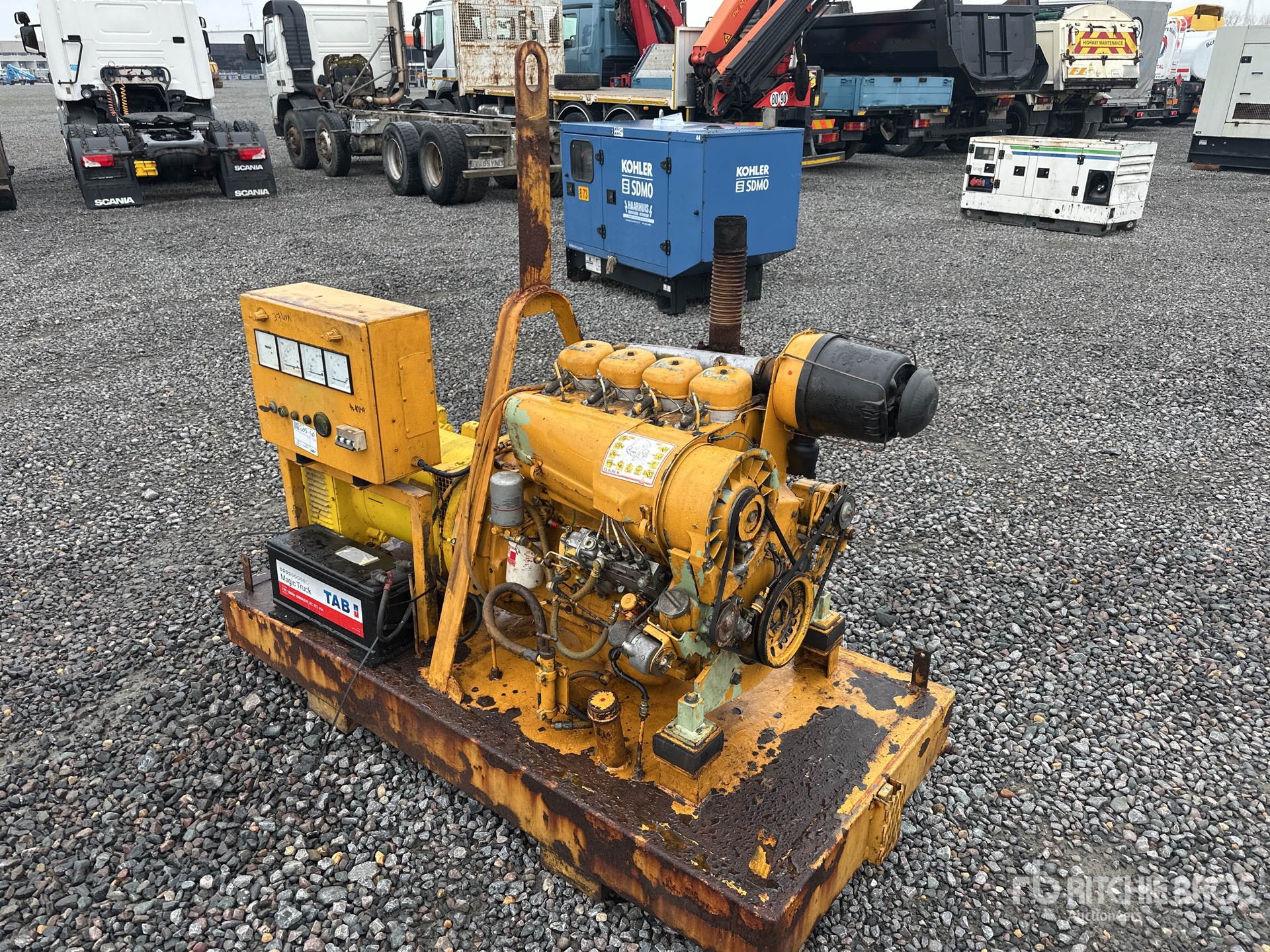 General Appearance with Picture, Right Front Corner