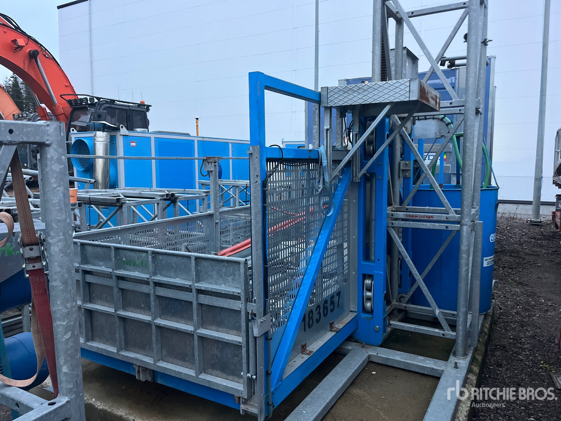 General Appearance with Foto, angolo anteriore sinistro