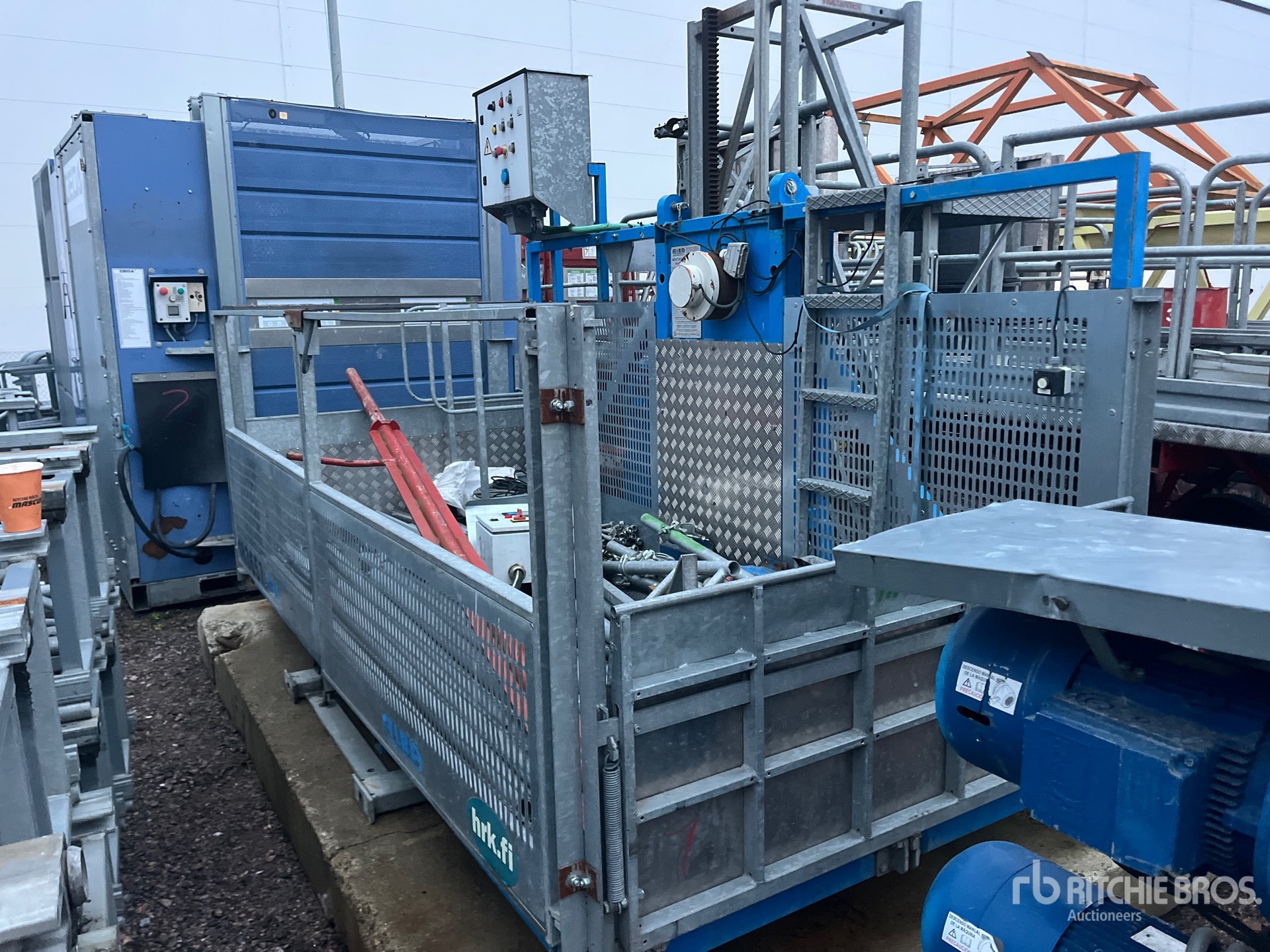 General Appearance with Foto, angolo posteriore sinistro