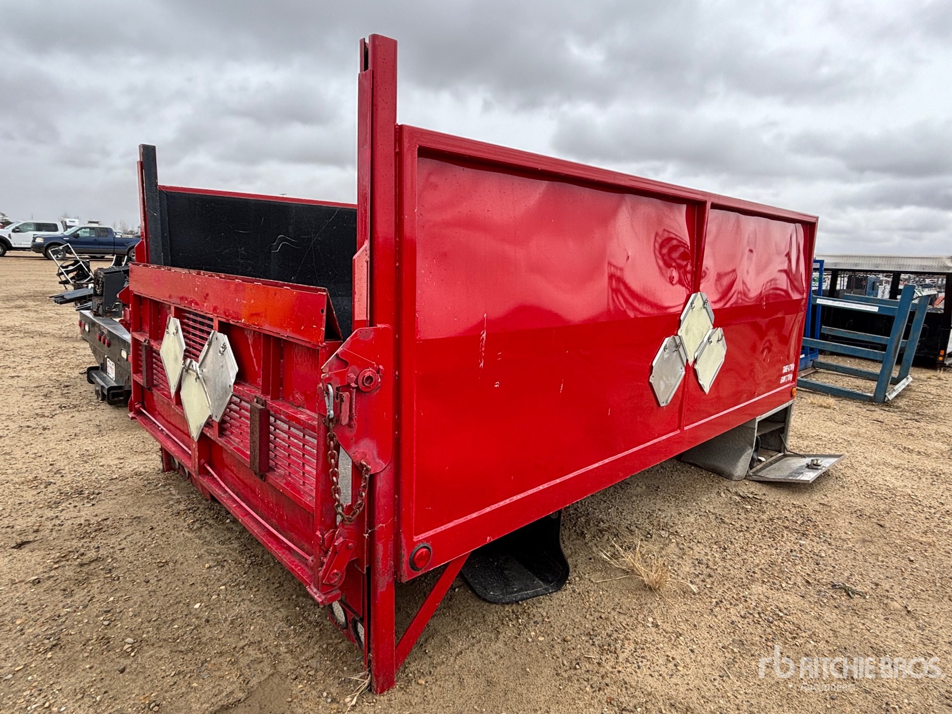 Aspect général with Image, coin arrière droit