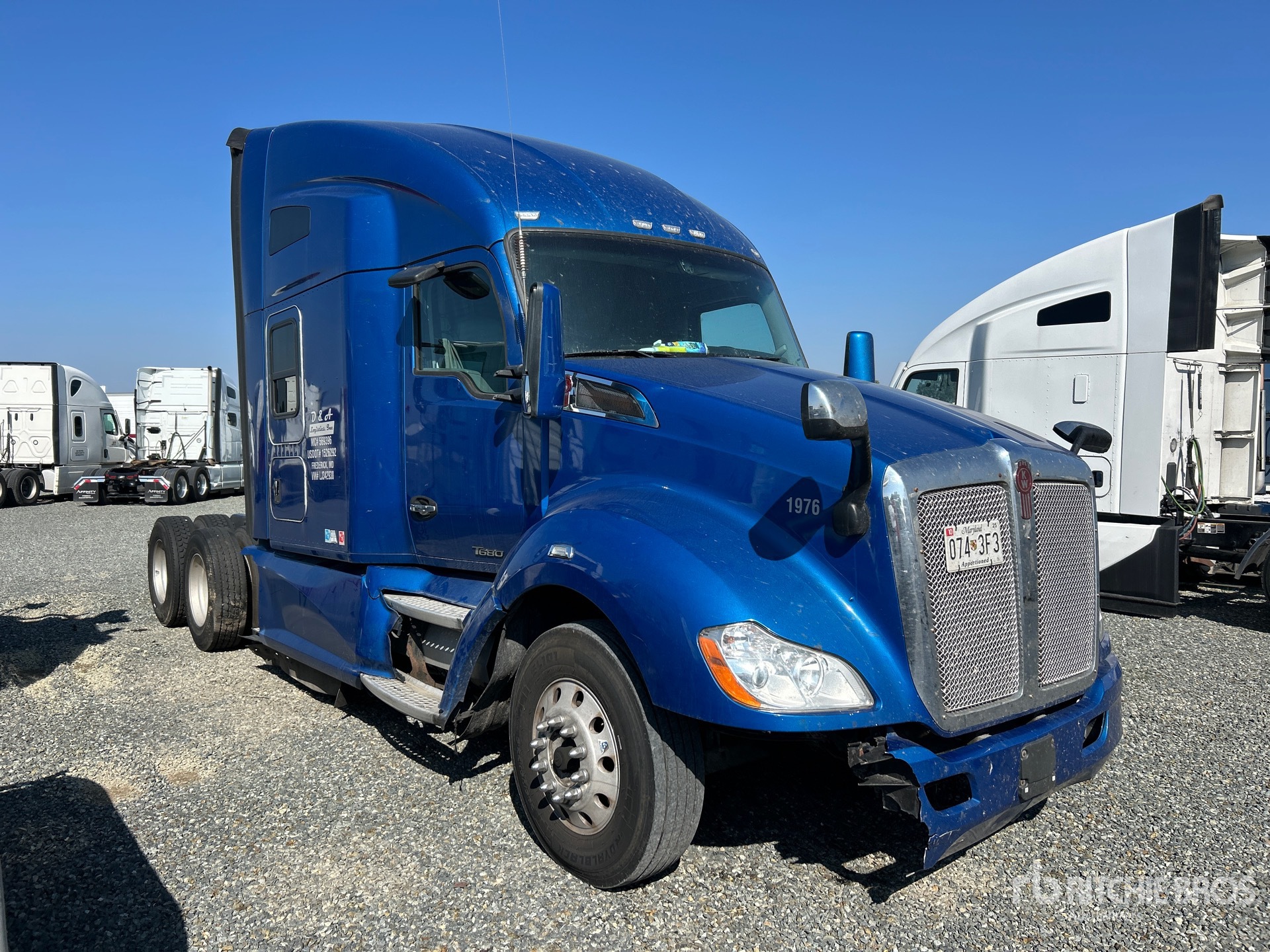 General Appearance with Picture, Right Front Corner