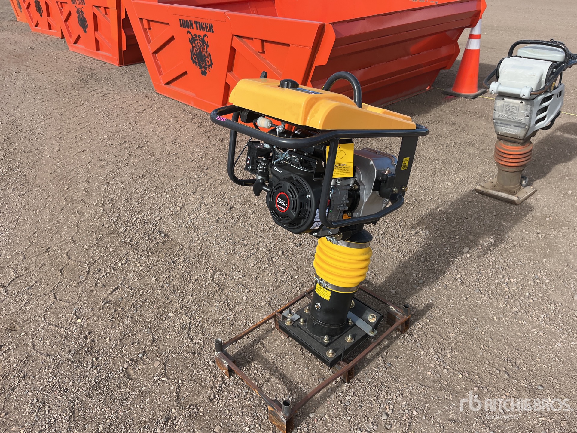 General Appearance with Picture, Right Rear Corner