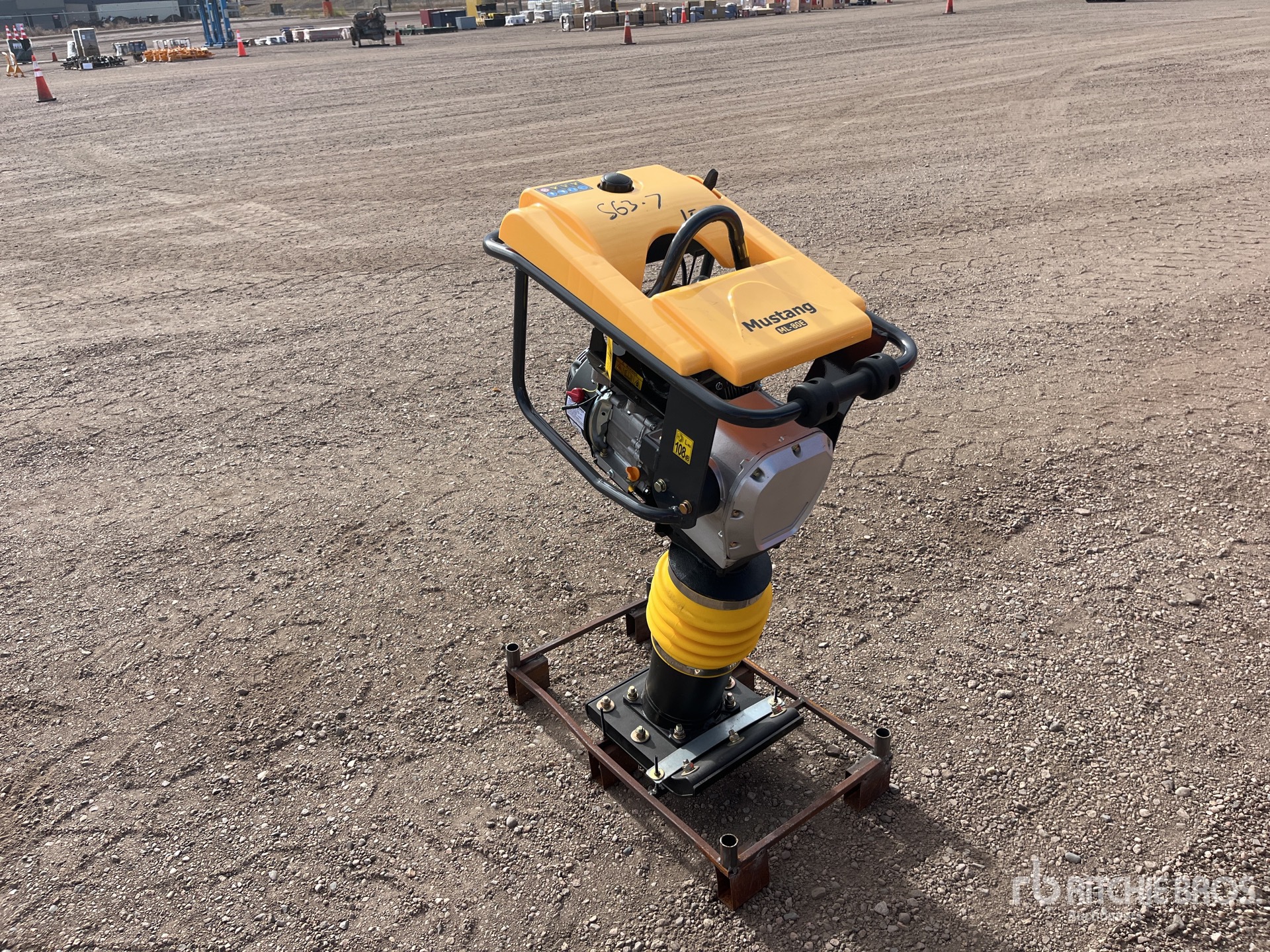 General Appearance with Picture, Right Front Corner