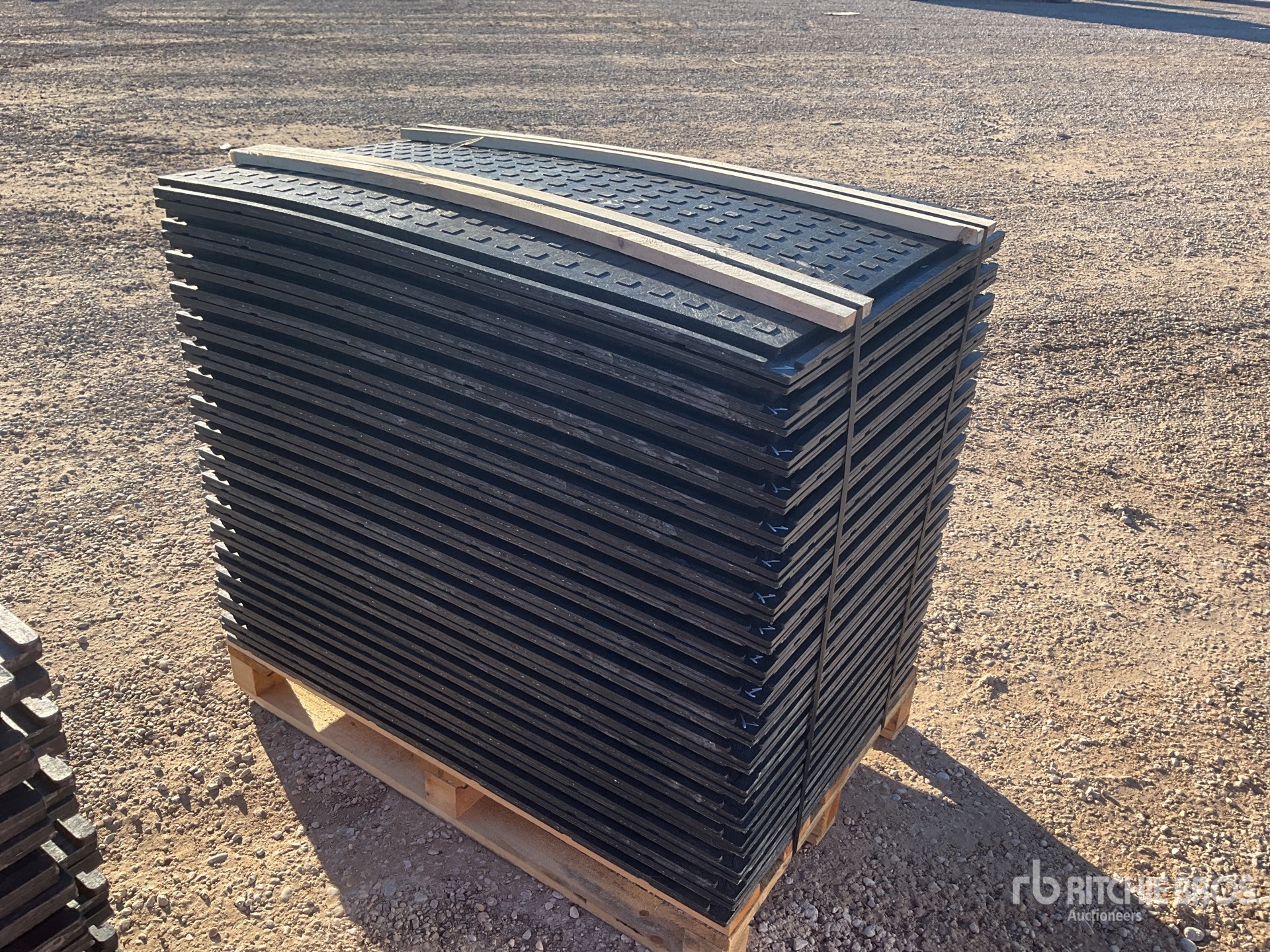 General Appearance with Bild, Ecke vorne links