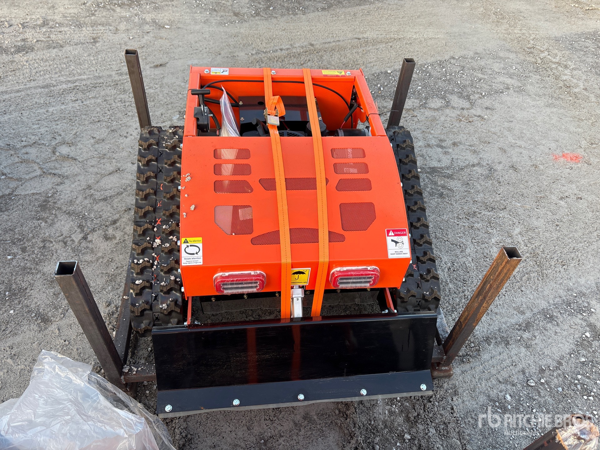 General Appearance with Featured Photo