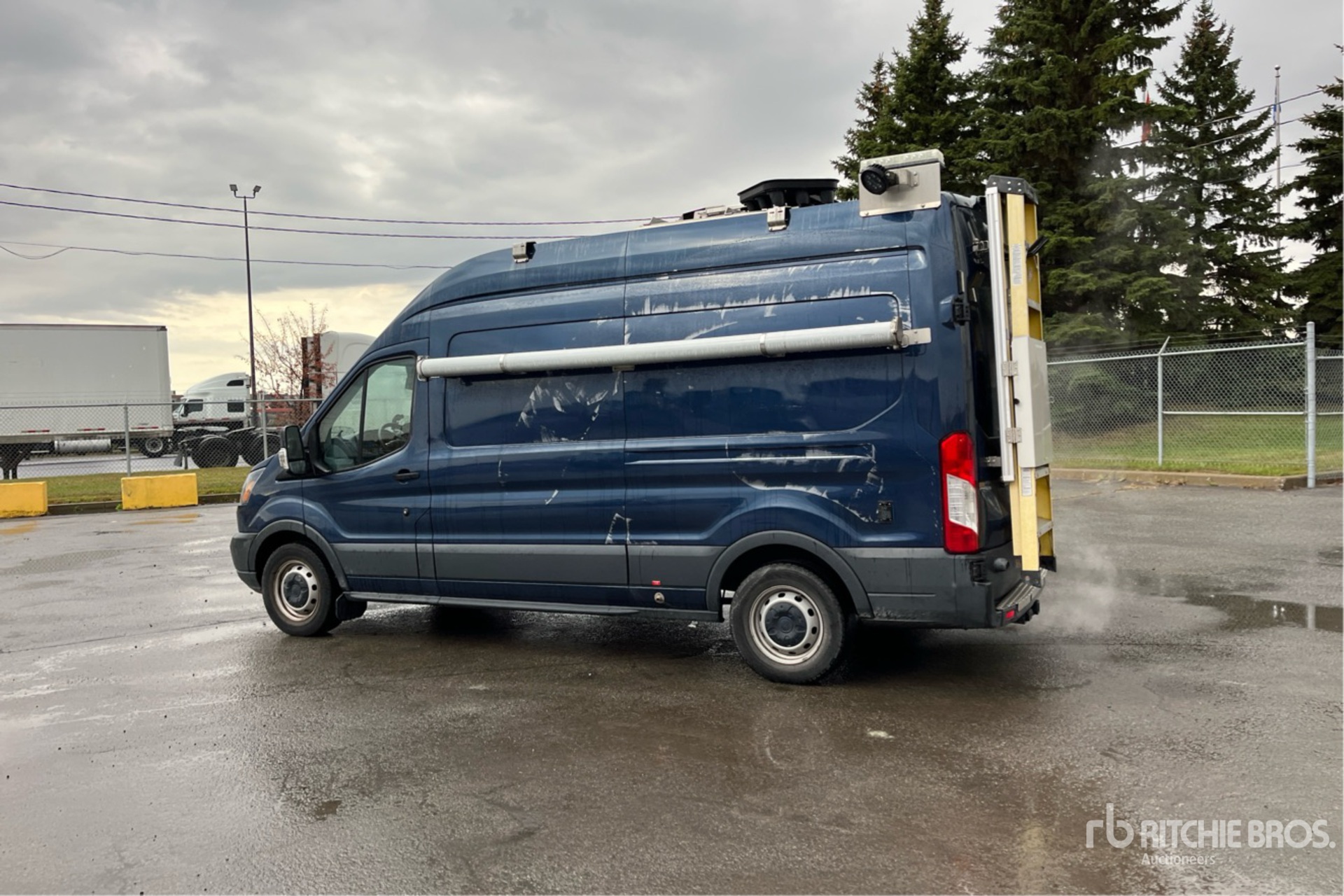 General Appearance with Picture, Left Rear Corner