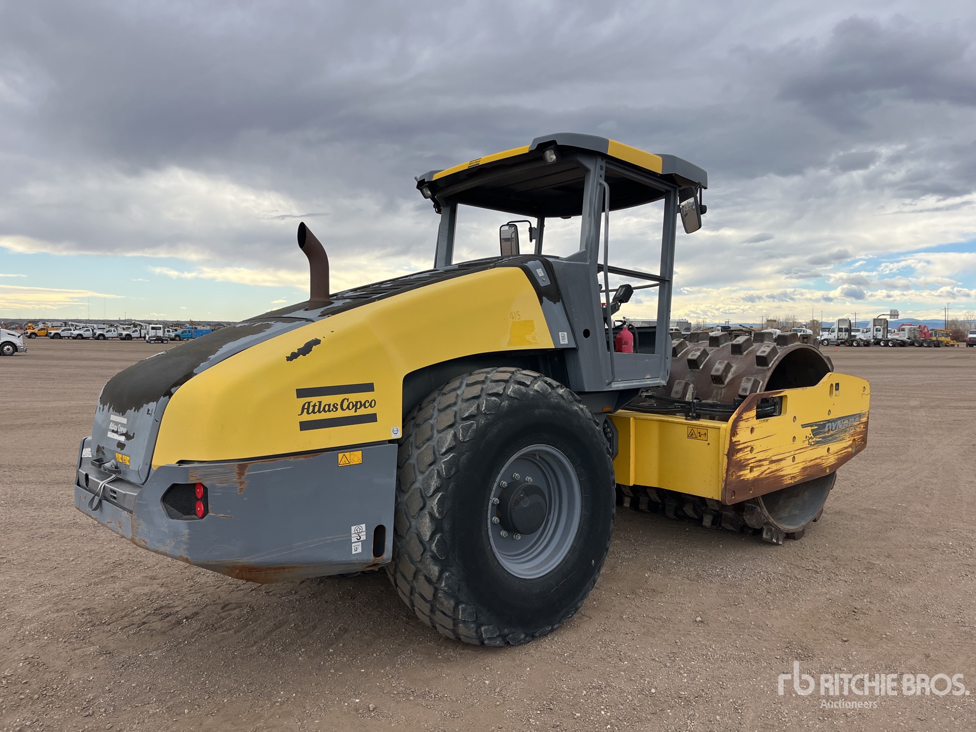 General Appearance with Imagen: esquina trasera derecha