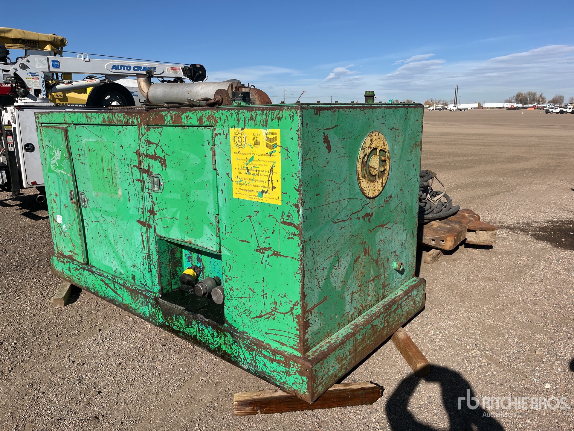 General Appearance with Picture, Left Front Corner