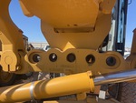 Hydraulics with Saddle Lock Pin