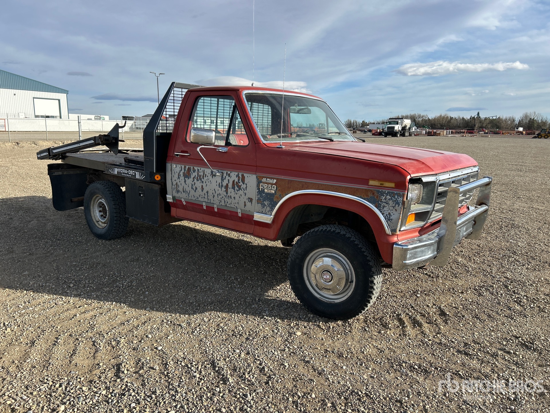 General Appearance with Bild, Ecke vorne rechts