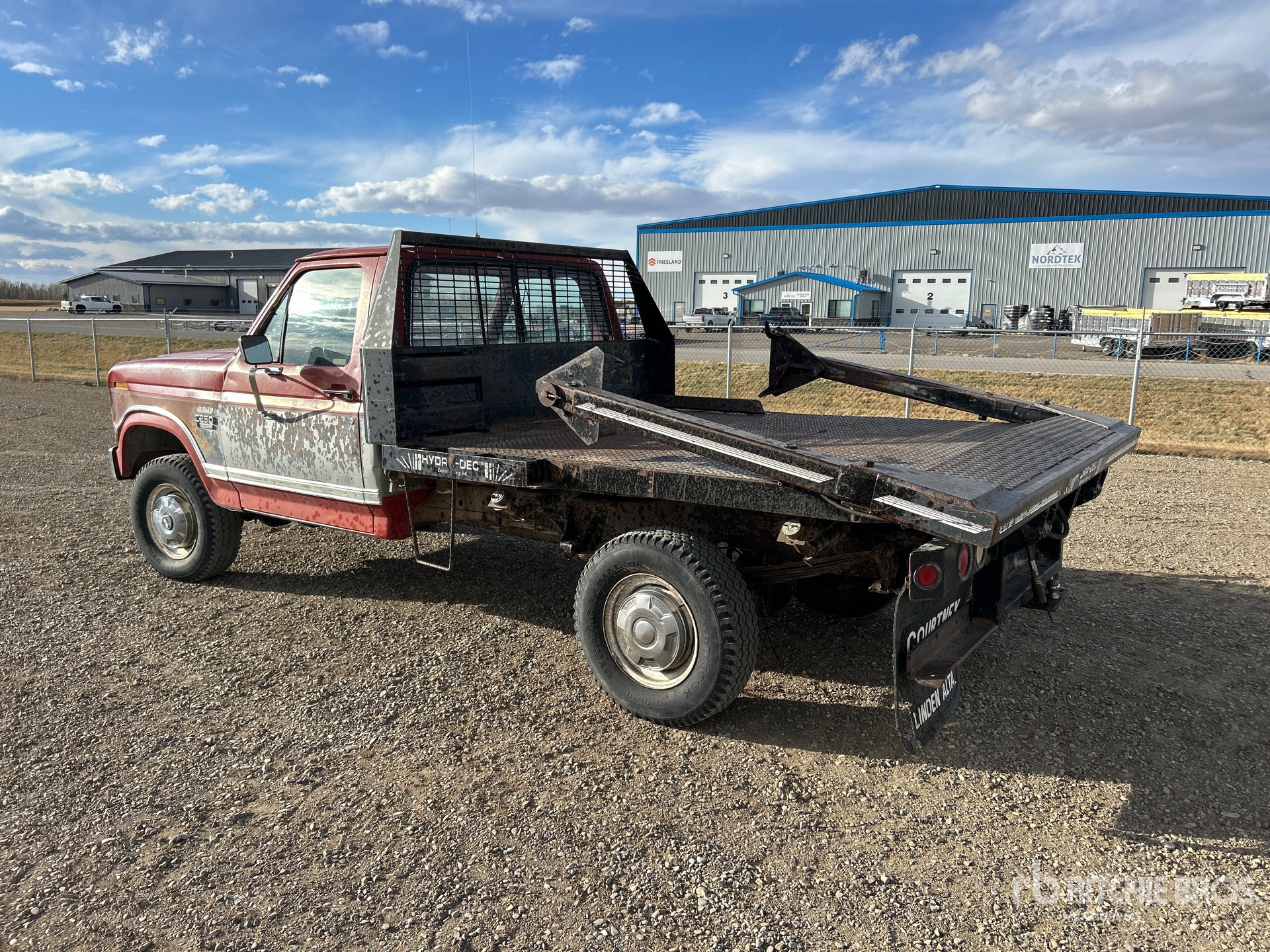 General Appearance with Bild, Ecke hinten links