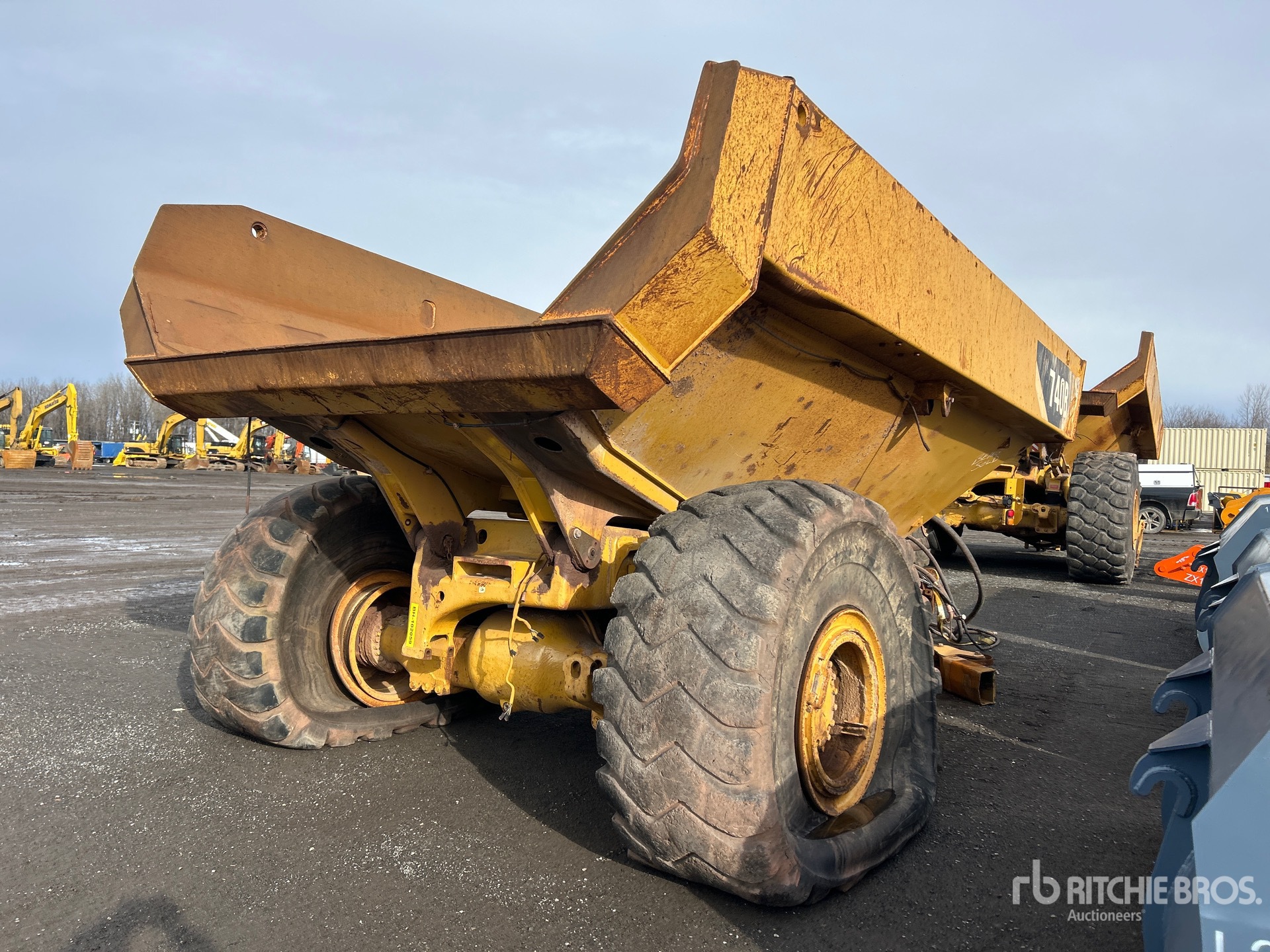 General Appearance with Picture, Right Rear Corner