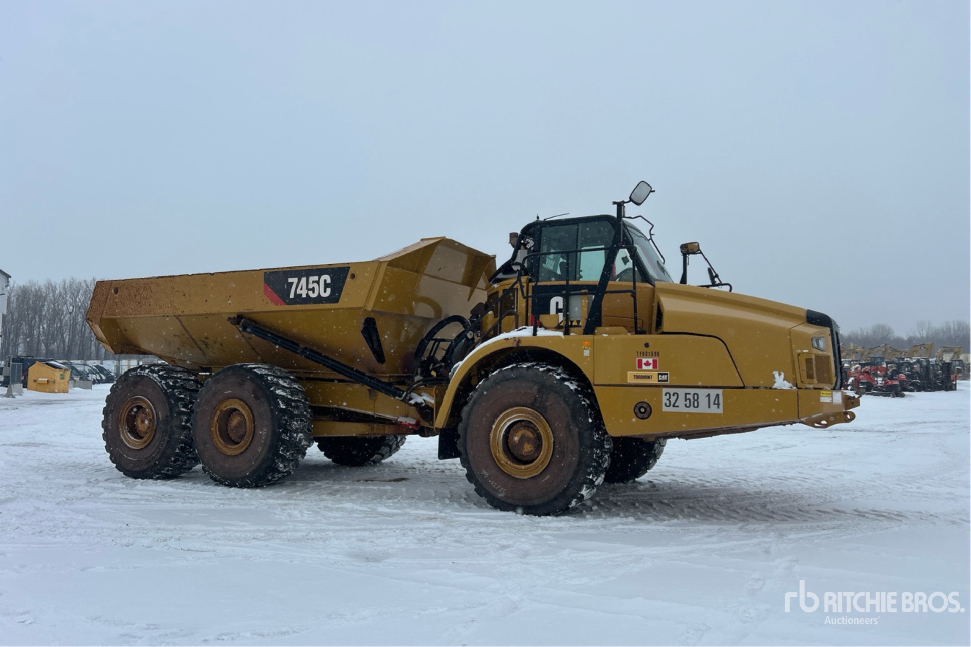 General Appearance with Image, coin avant droit