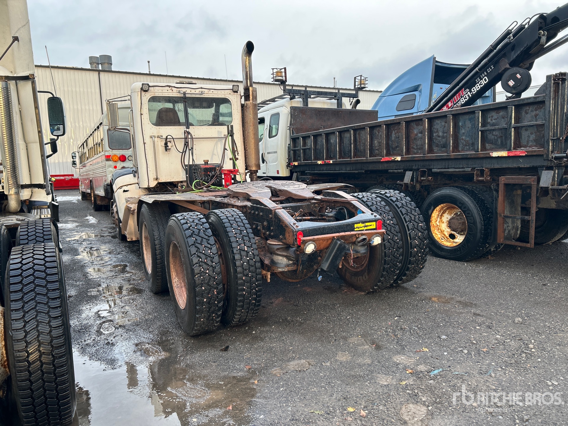 Aspect général with Image, coin arrière gauche