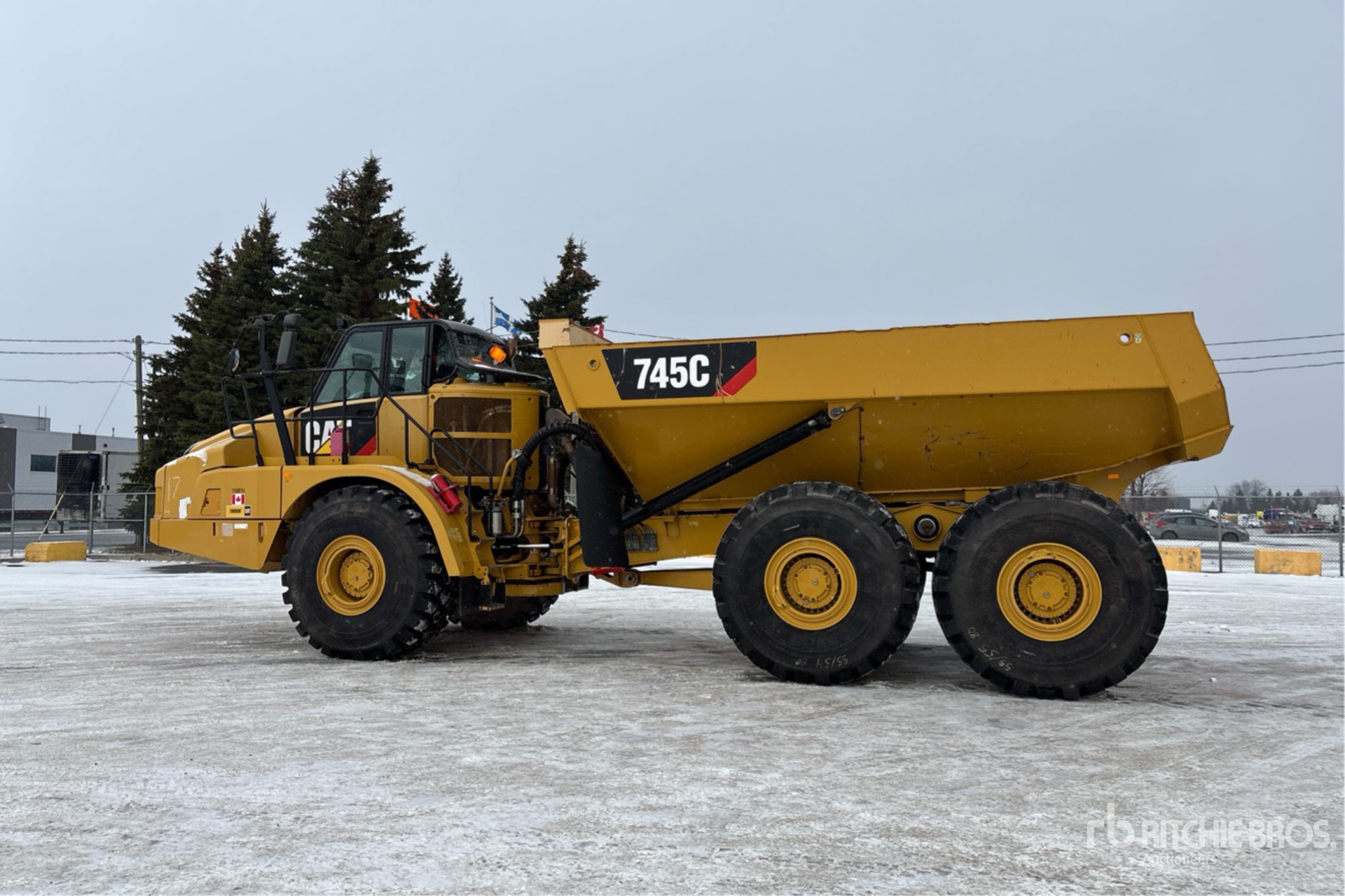 General Appearance with Foto, angolo posteriore sinistro