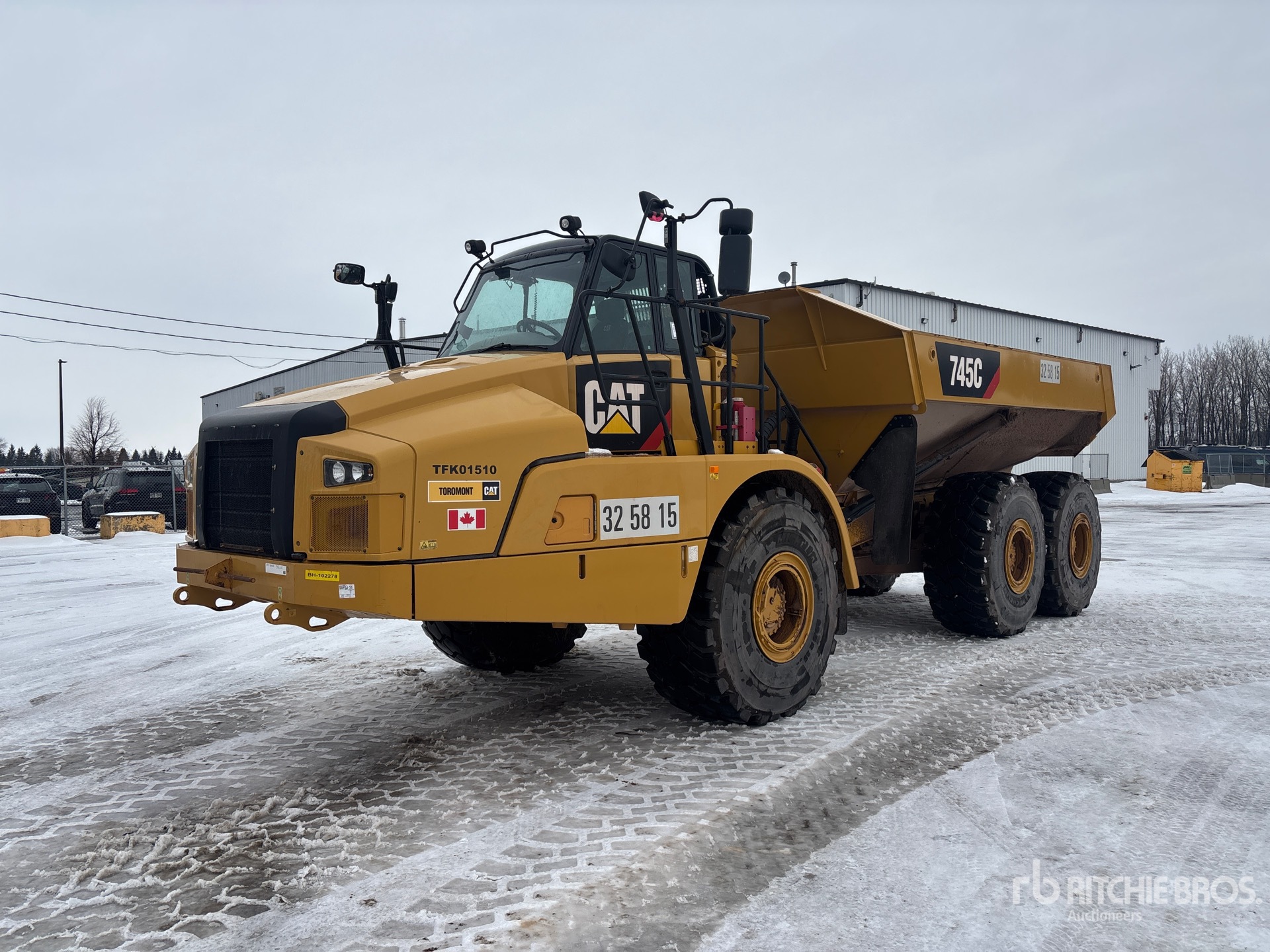 General Appearance with Bild, Ecke vorne links