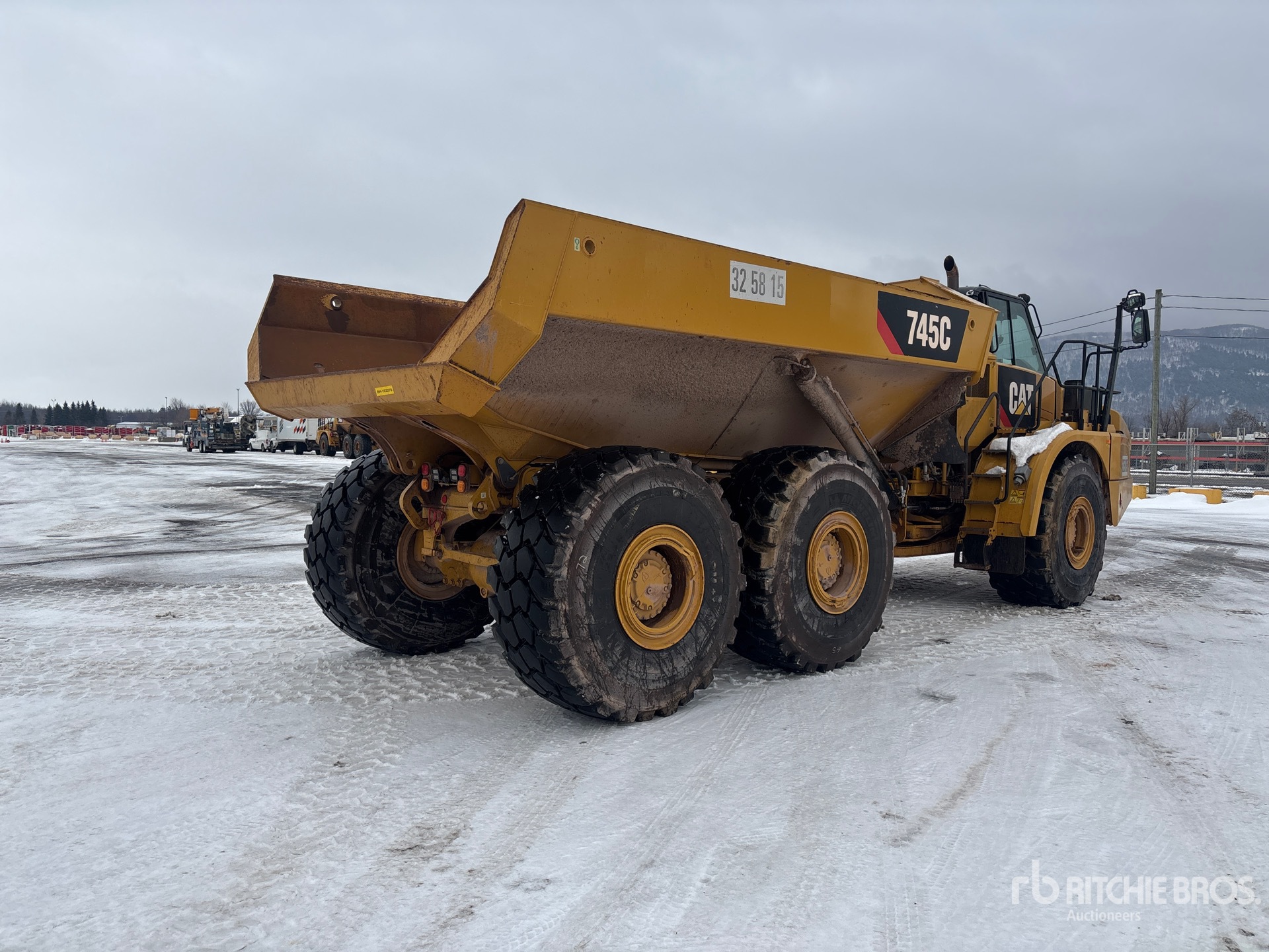 General Appearance with Bild, Ecke hinten rechts