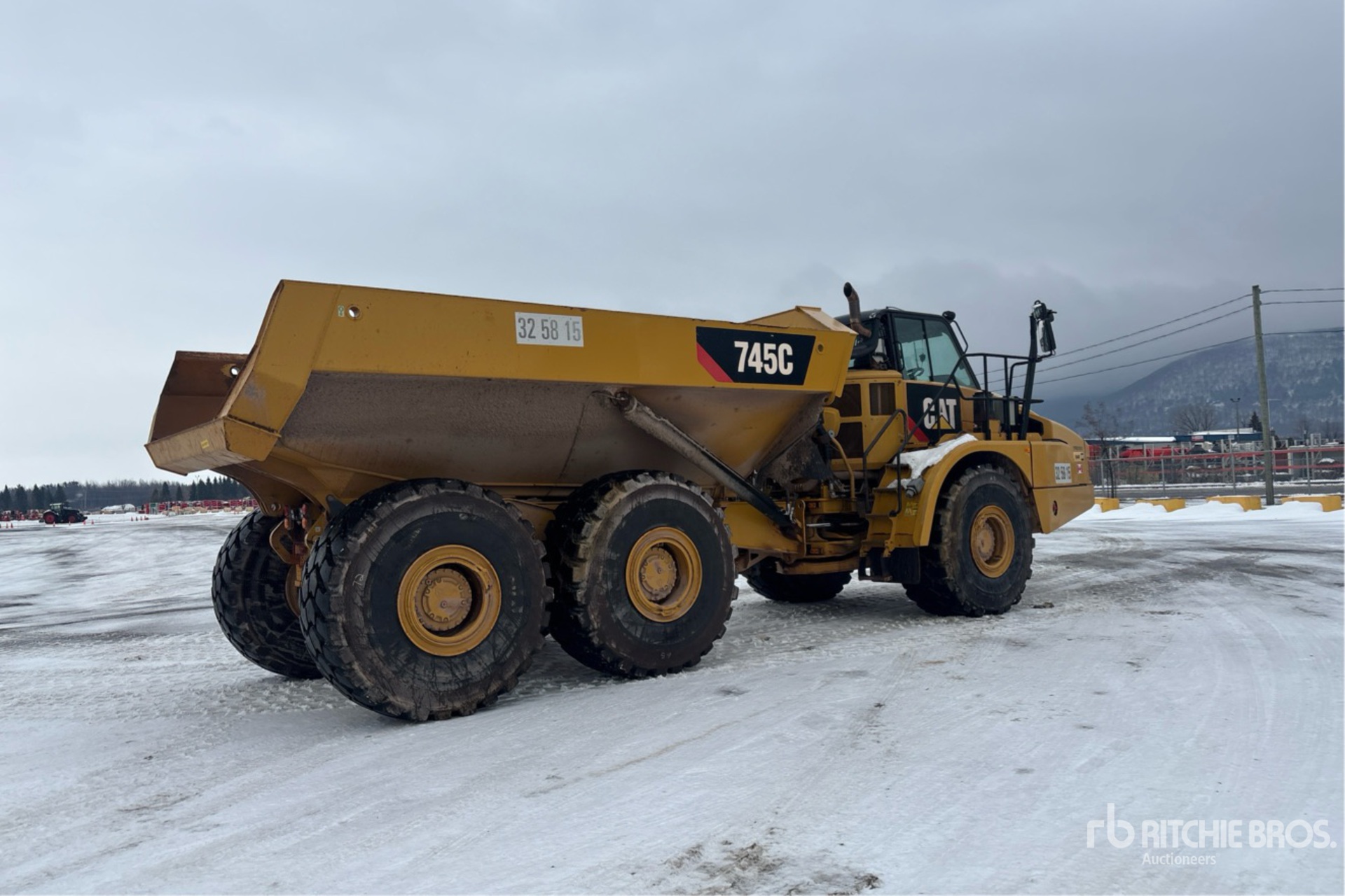 General Appearance with Picture, Right Rear Corner