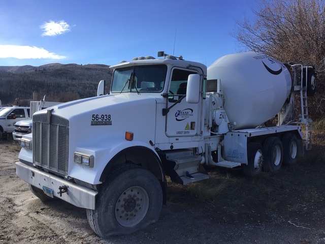 2000 Kenworth W900 10x4 Mixer Truck 2000 Kenworth W900 10x4 Mixer Truck