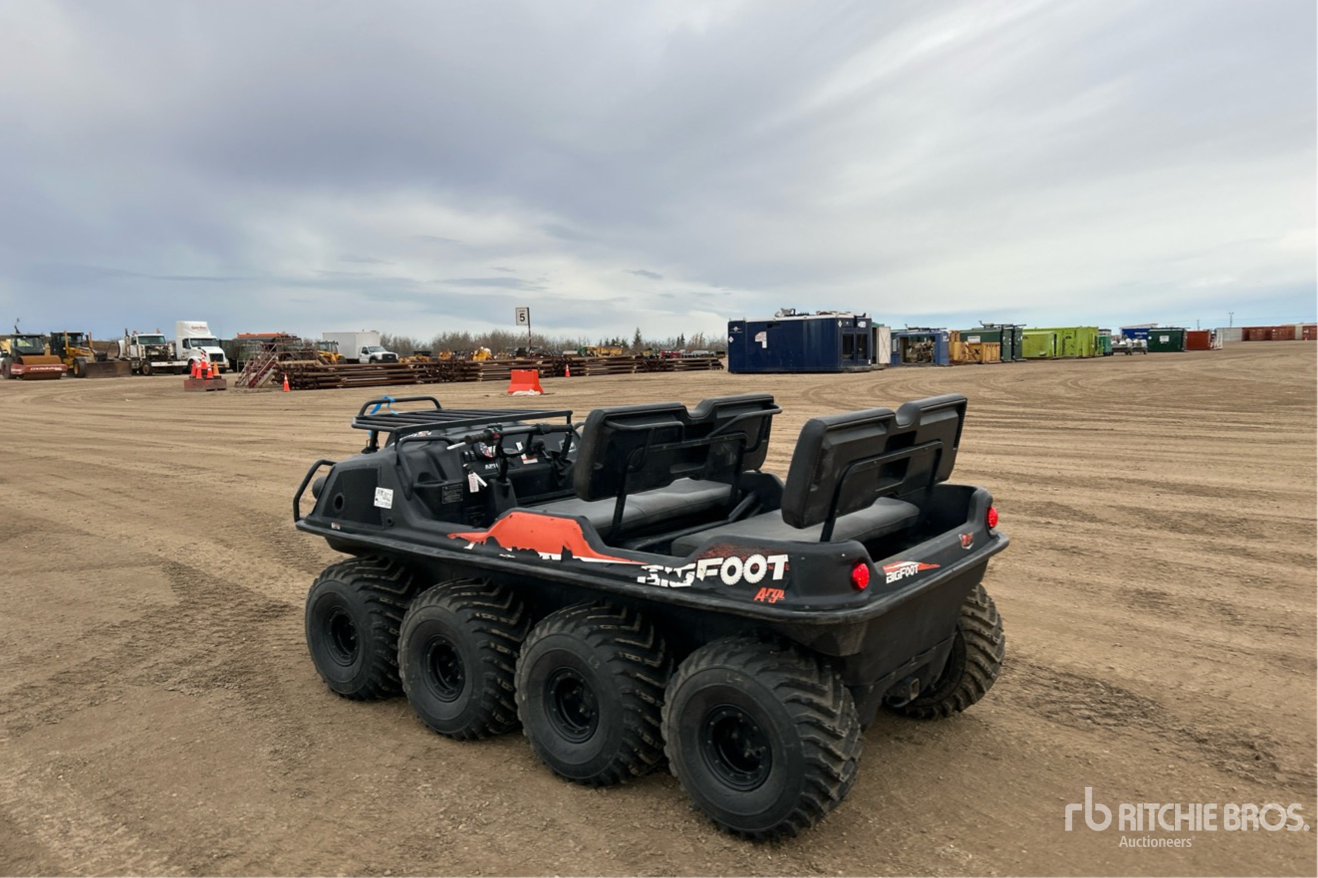 General Appearance with Foto, angolo posteriore sinistro