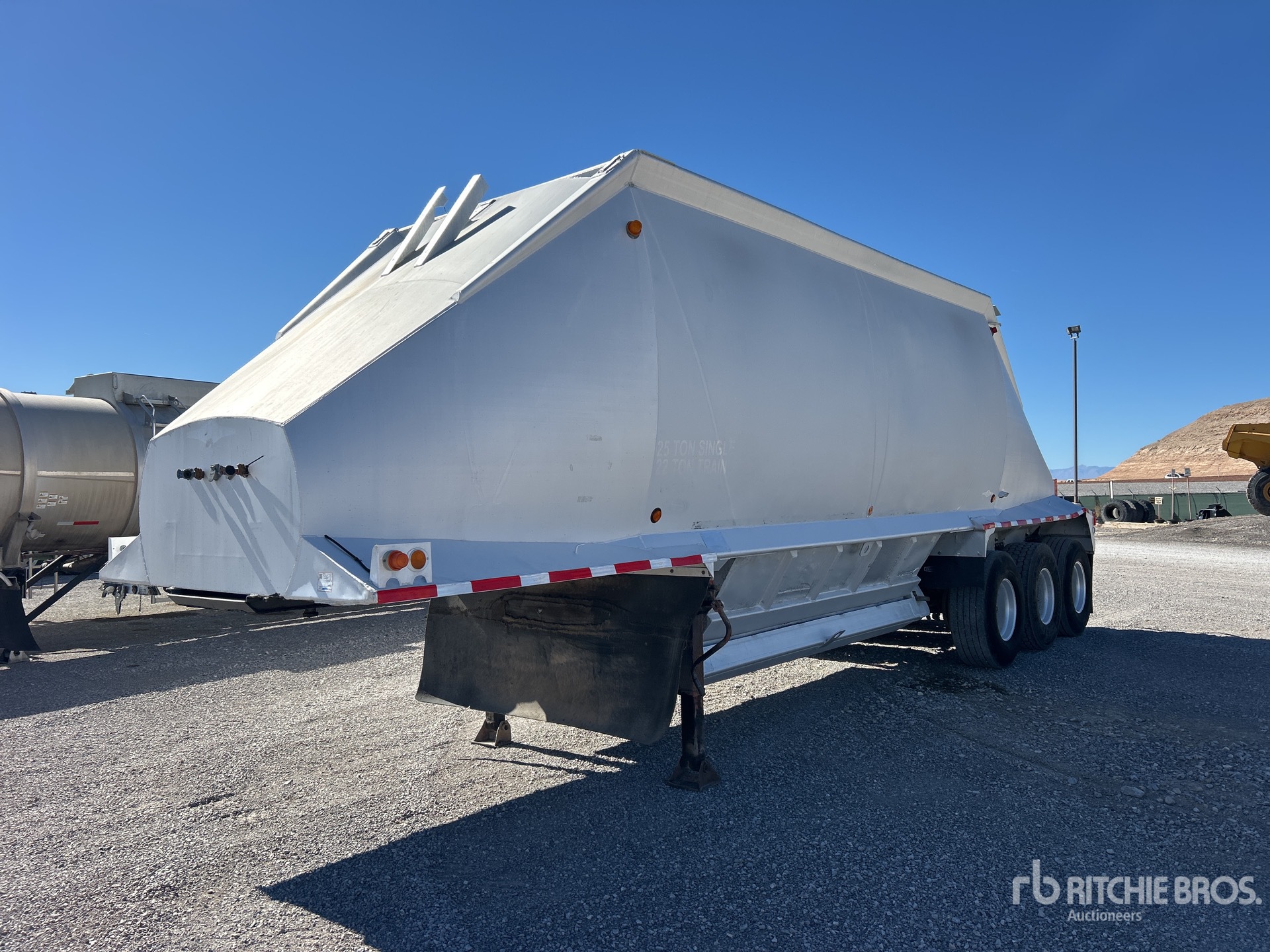 Aspect général with Image, coin avant gauche