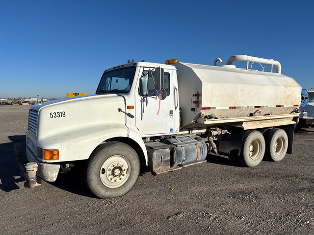 1990 International 4000 6x4 Water Truck