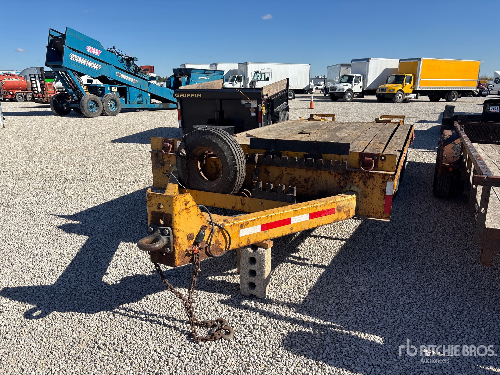 General Appearance with Bild, Ecke vorne links