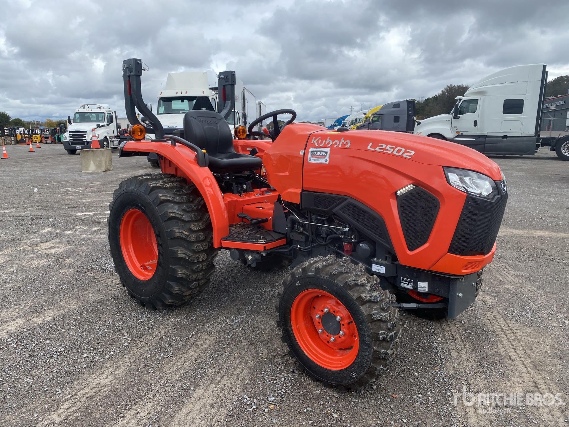 Aspect général with Image, coin avant droit