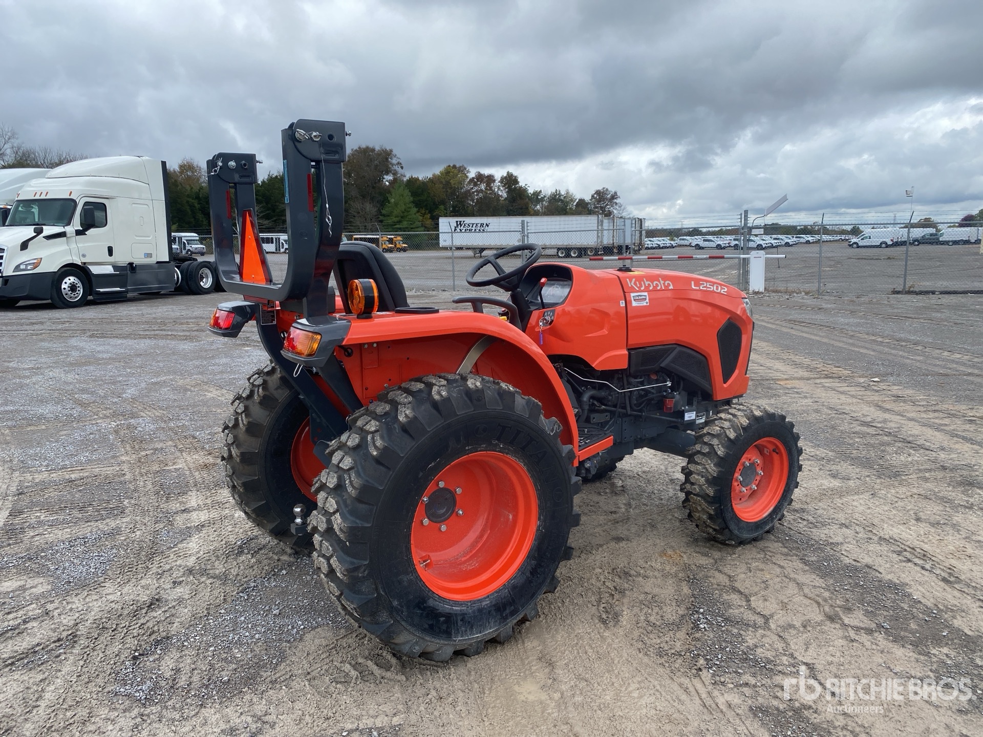 Aspect général with Image, coin arrière droit