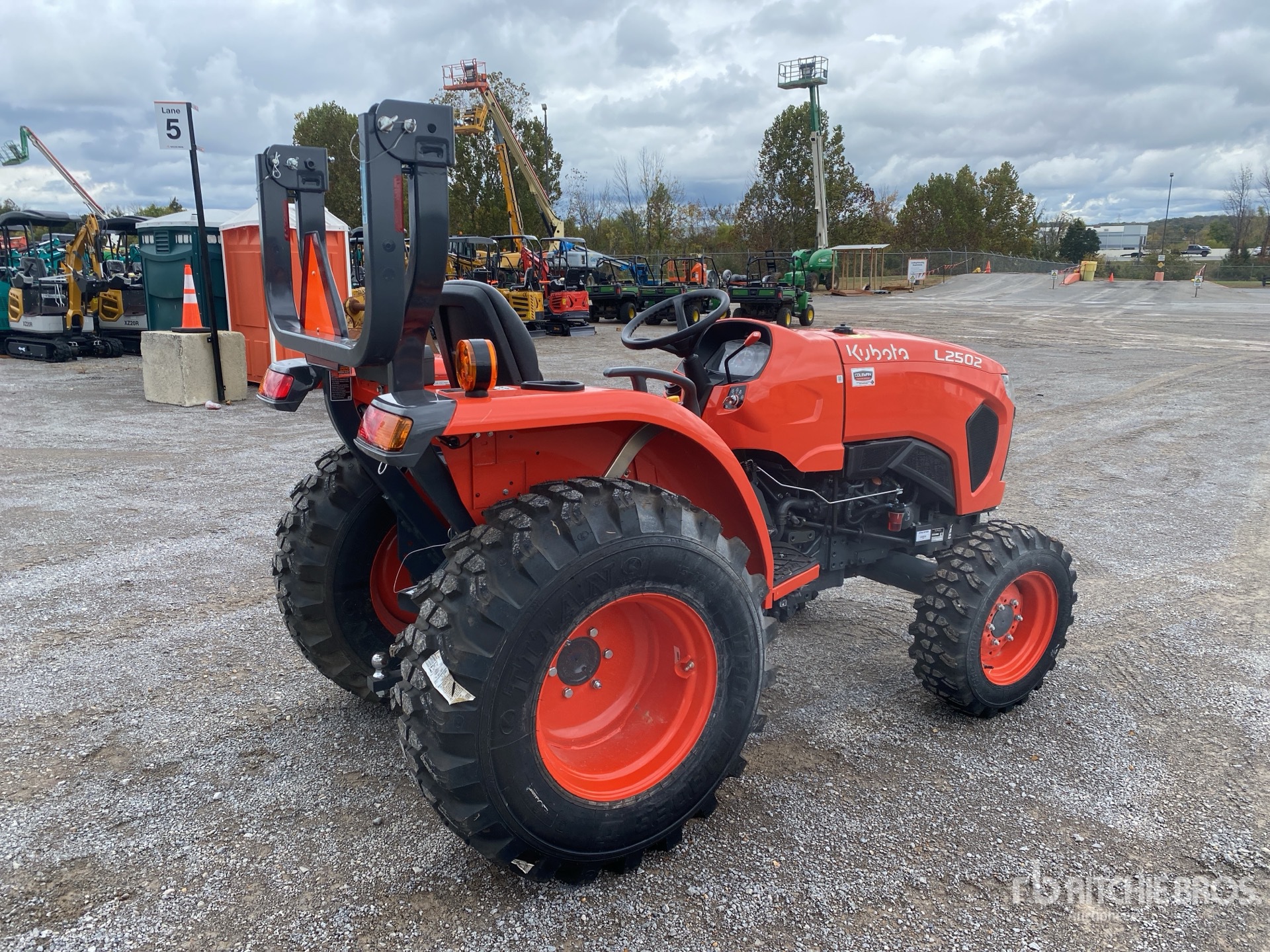 Aspect général with Image, coin arrière droit