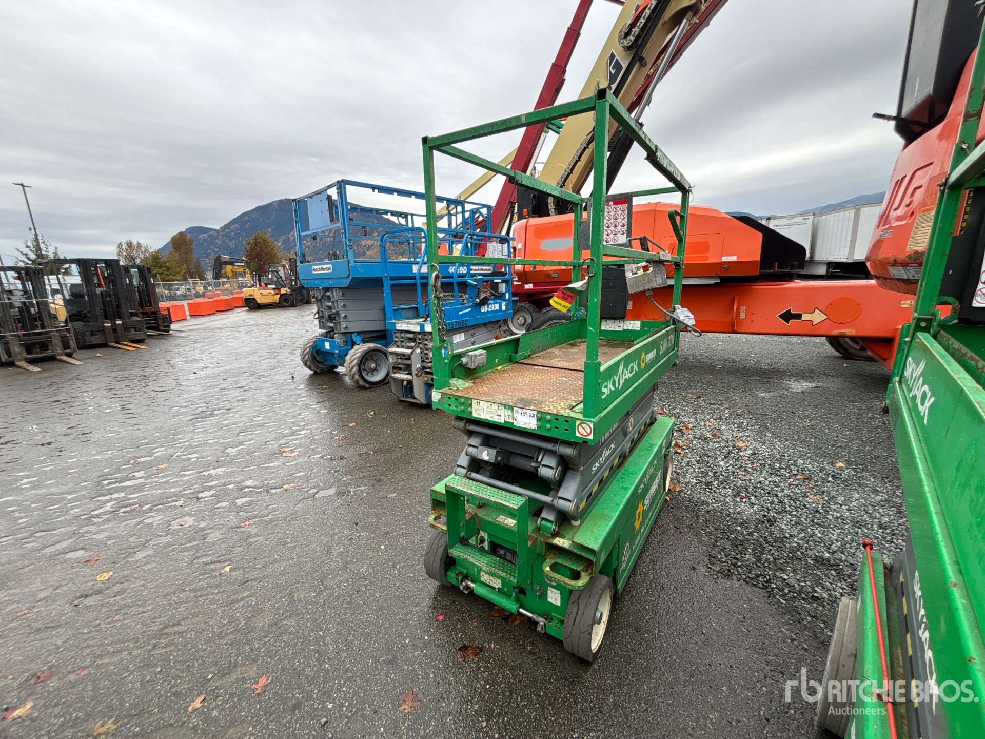 General Appearance with Picture, Right Rear Corner